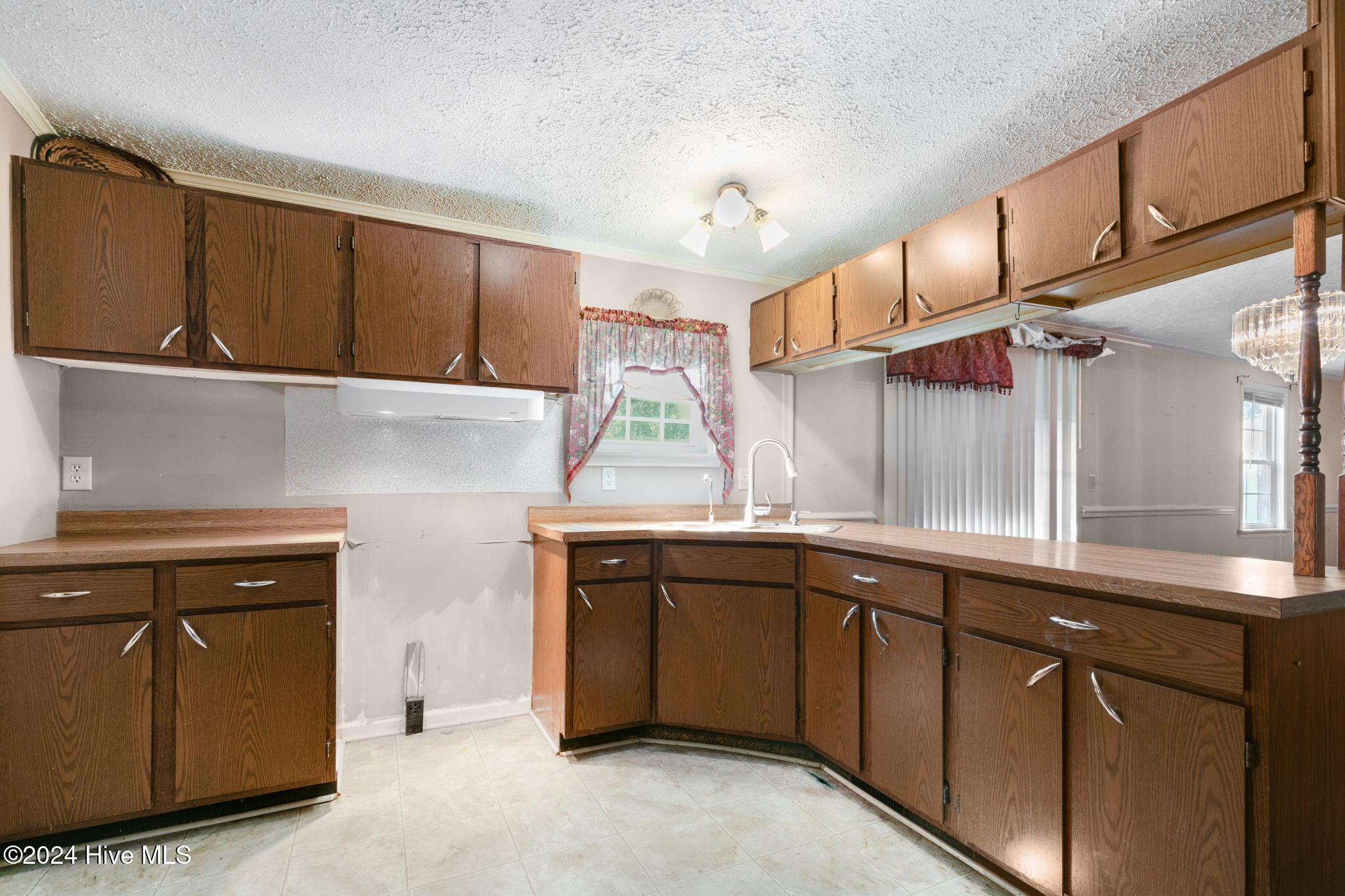 5907 W Baker Road Property Photo 7