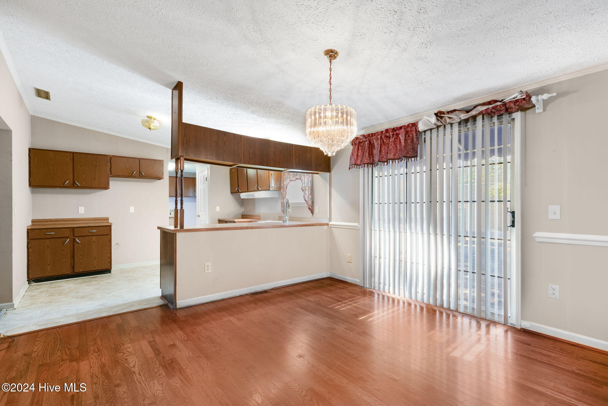 5907 W Baker Road Property Photo 11