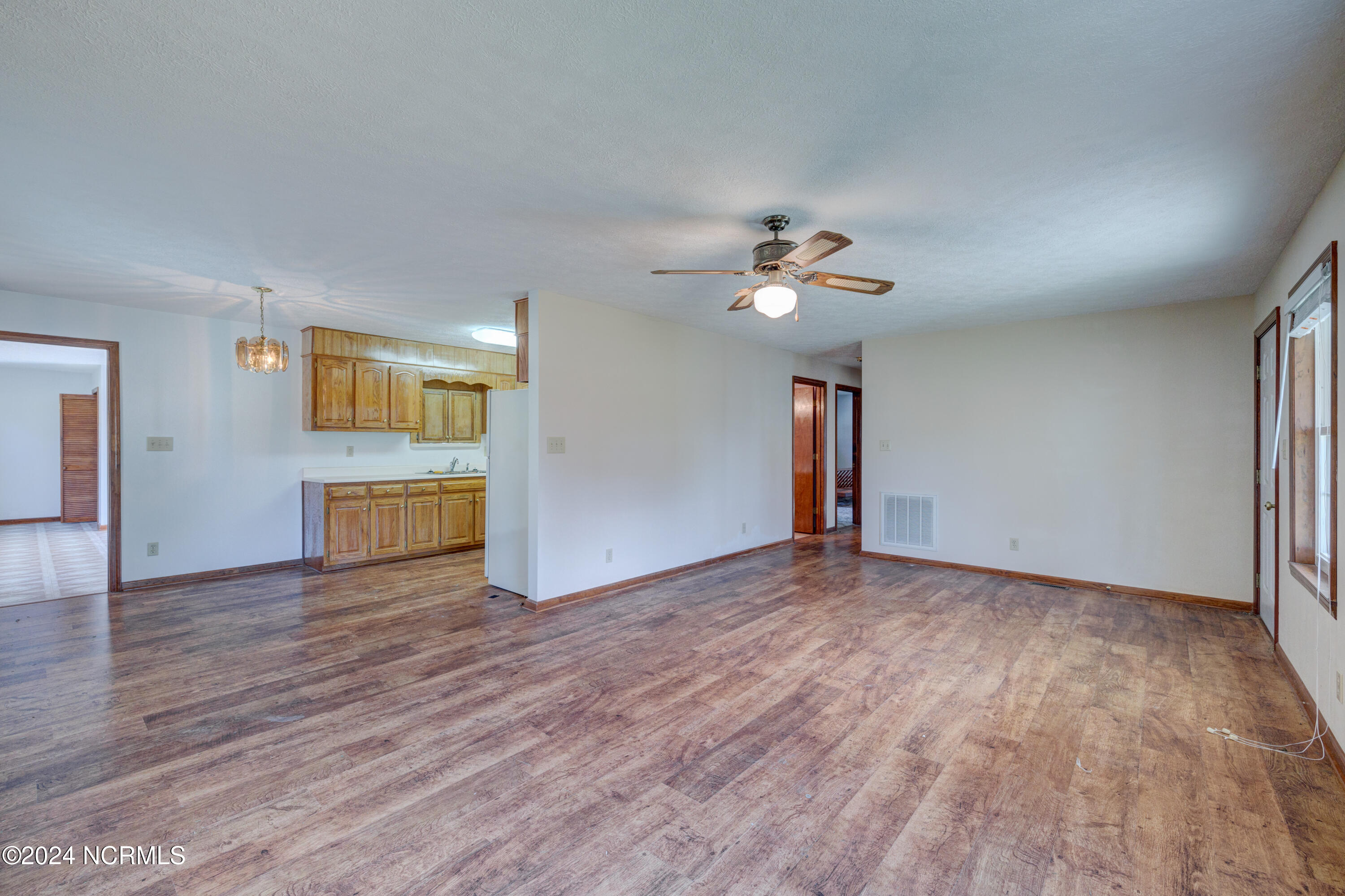 866 Appleton Way Property Photo 5