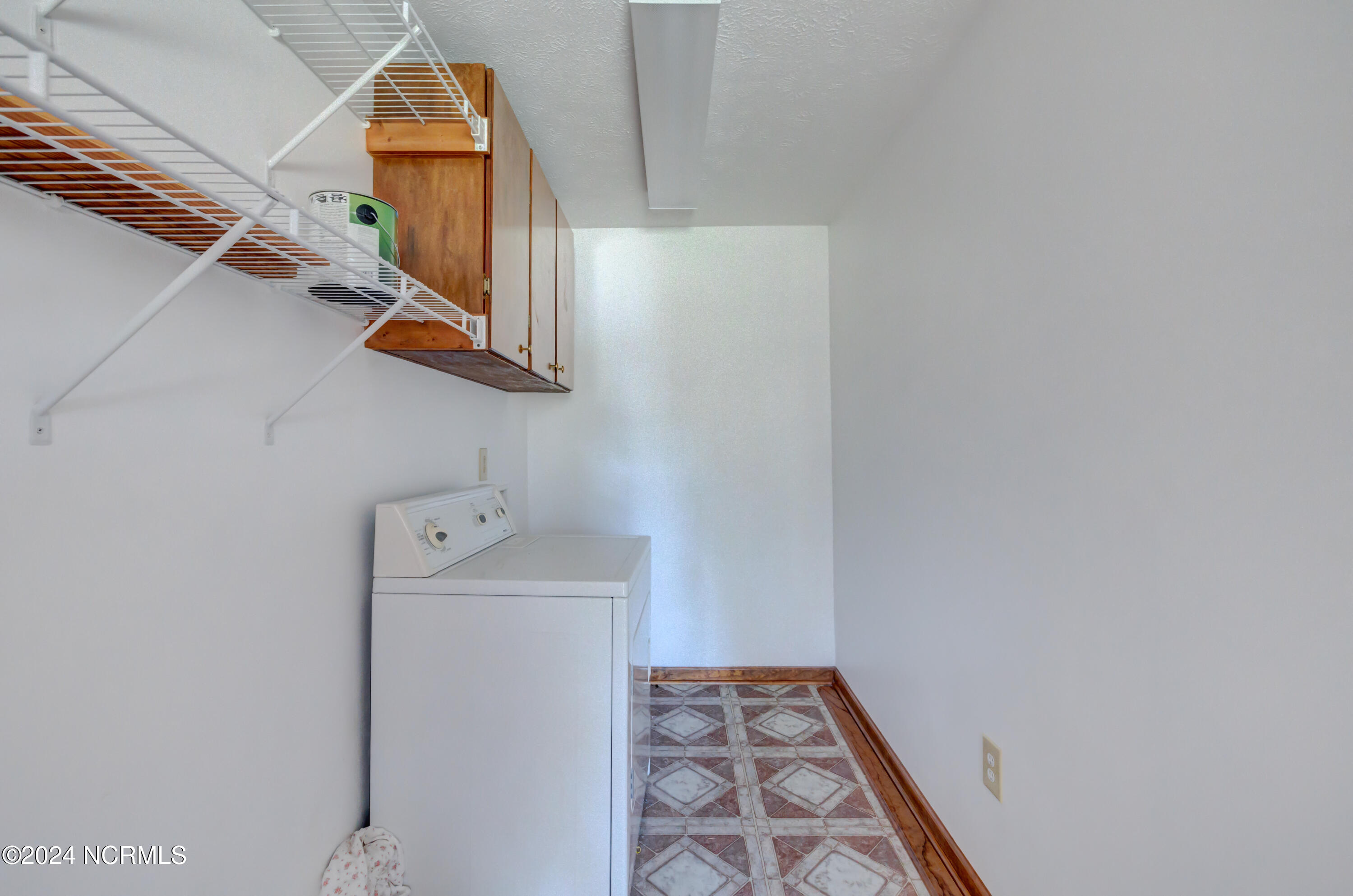 866 Appleton Way Property Photo 10
