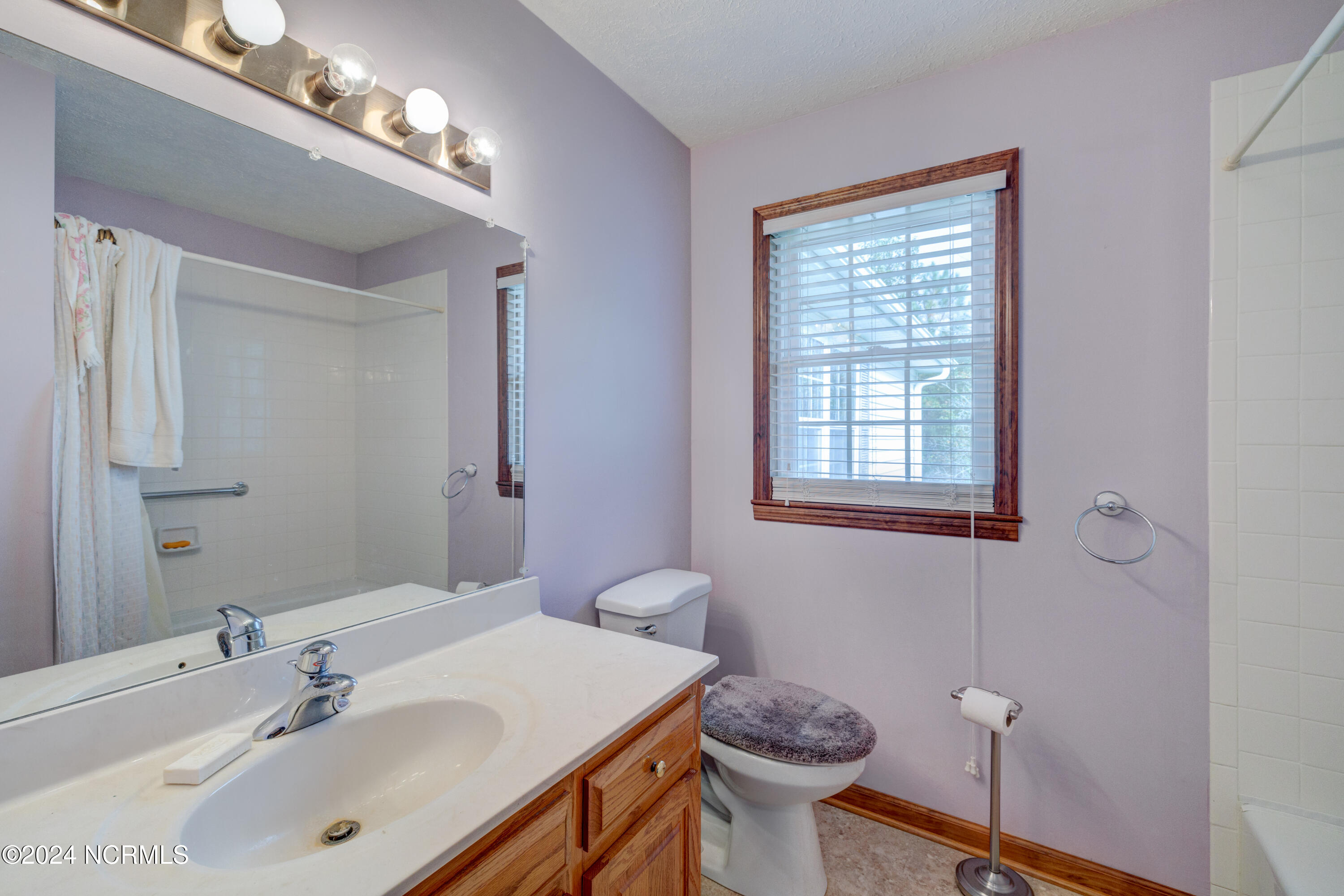 866 Appleton Way Property Photo 12