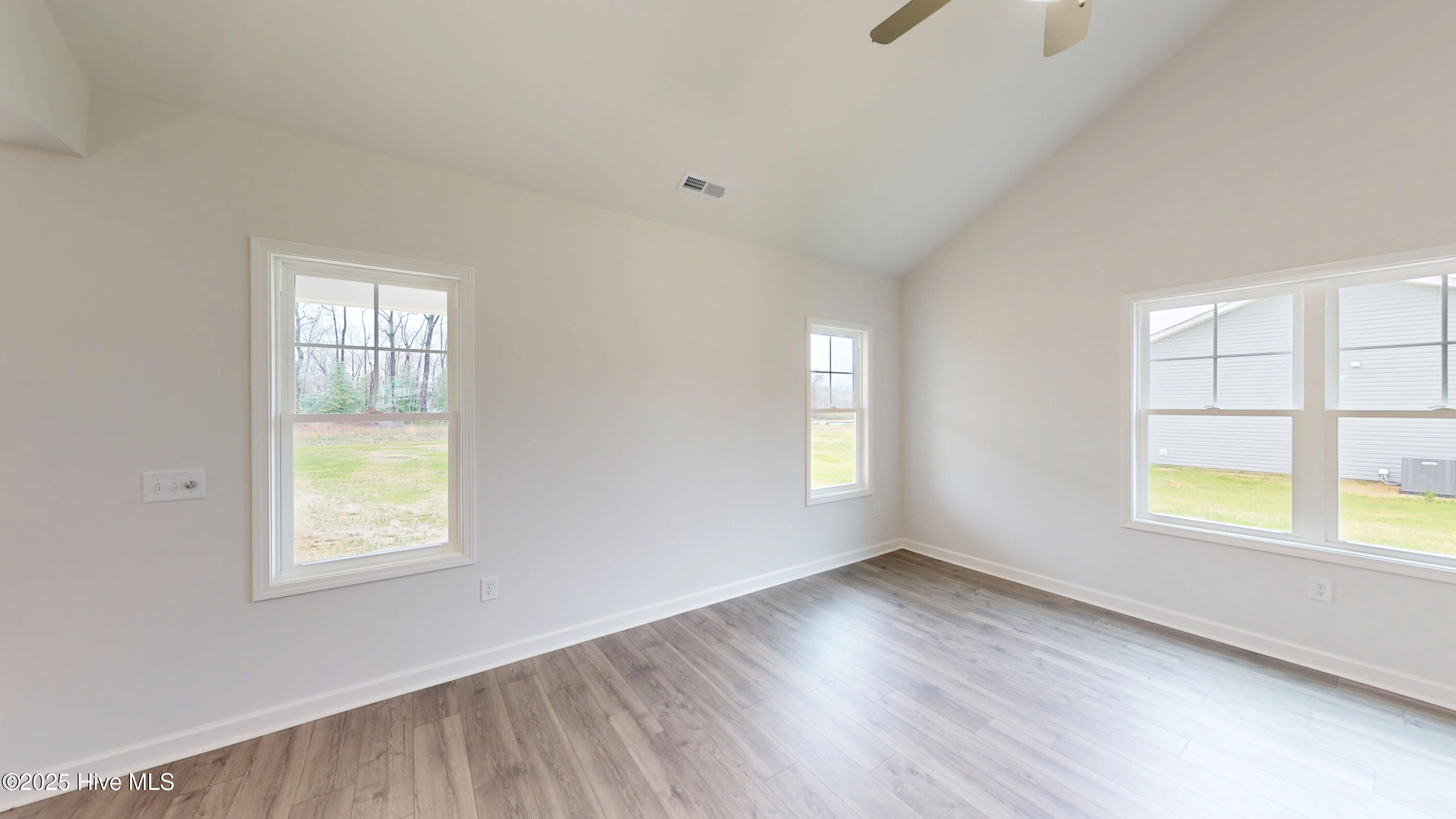 209 Creeks Edge Drive Property Photo 8