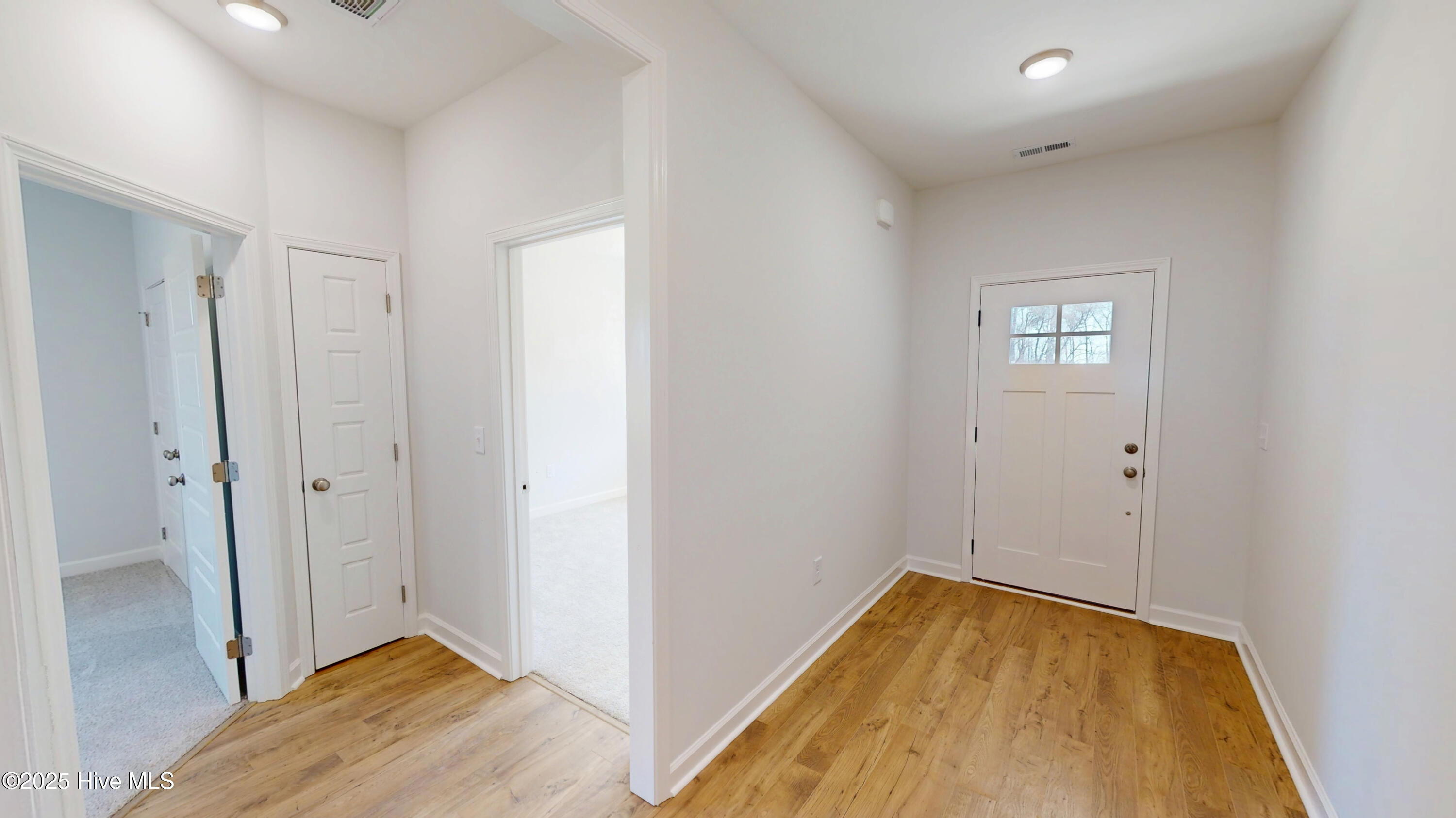 211 Creeks Edge Drive Property Photo 6