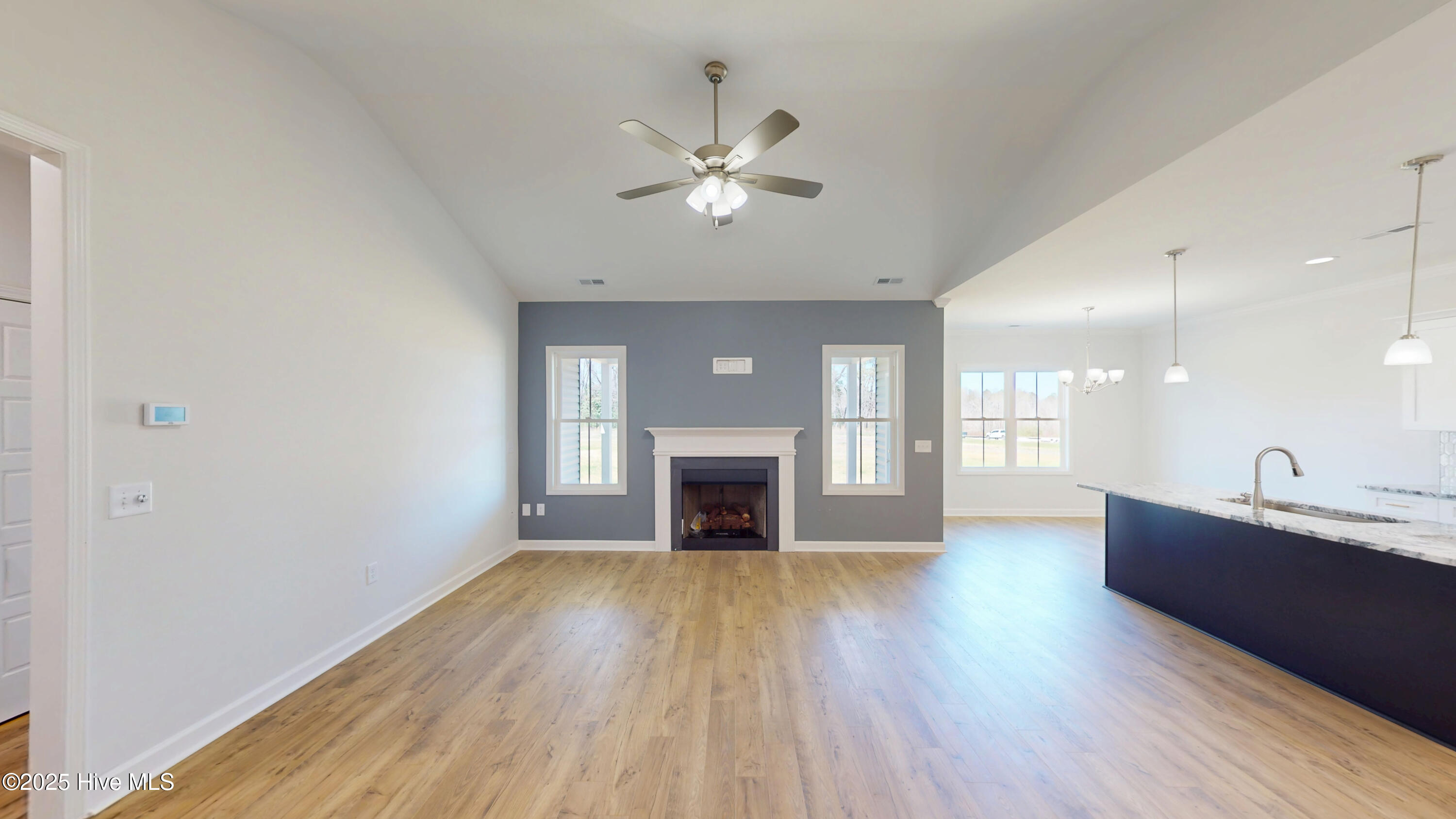 211 Creeks Edge Drive Property Photo 7