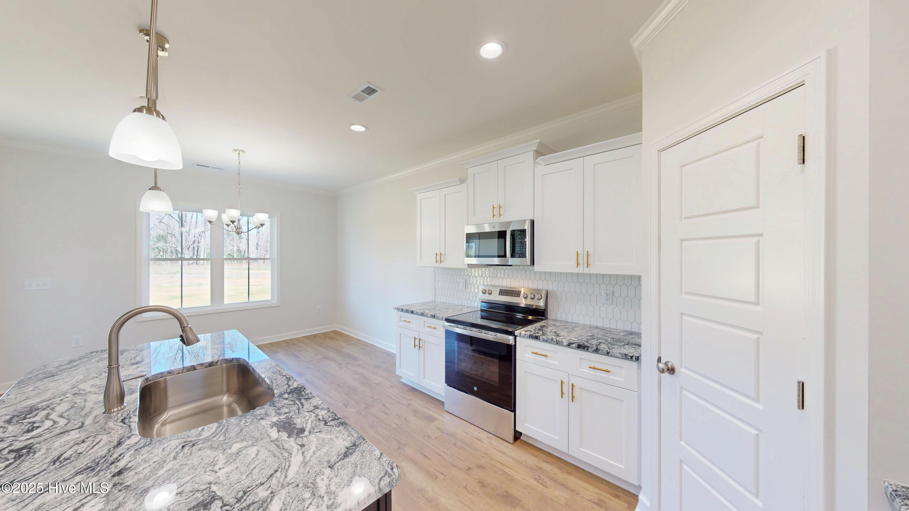 211 Creeks Edge Drive Property Photo 15