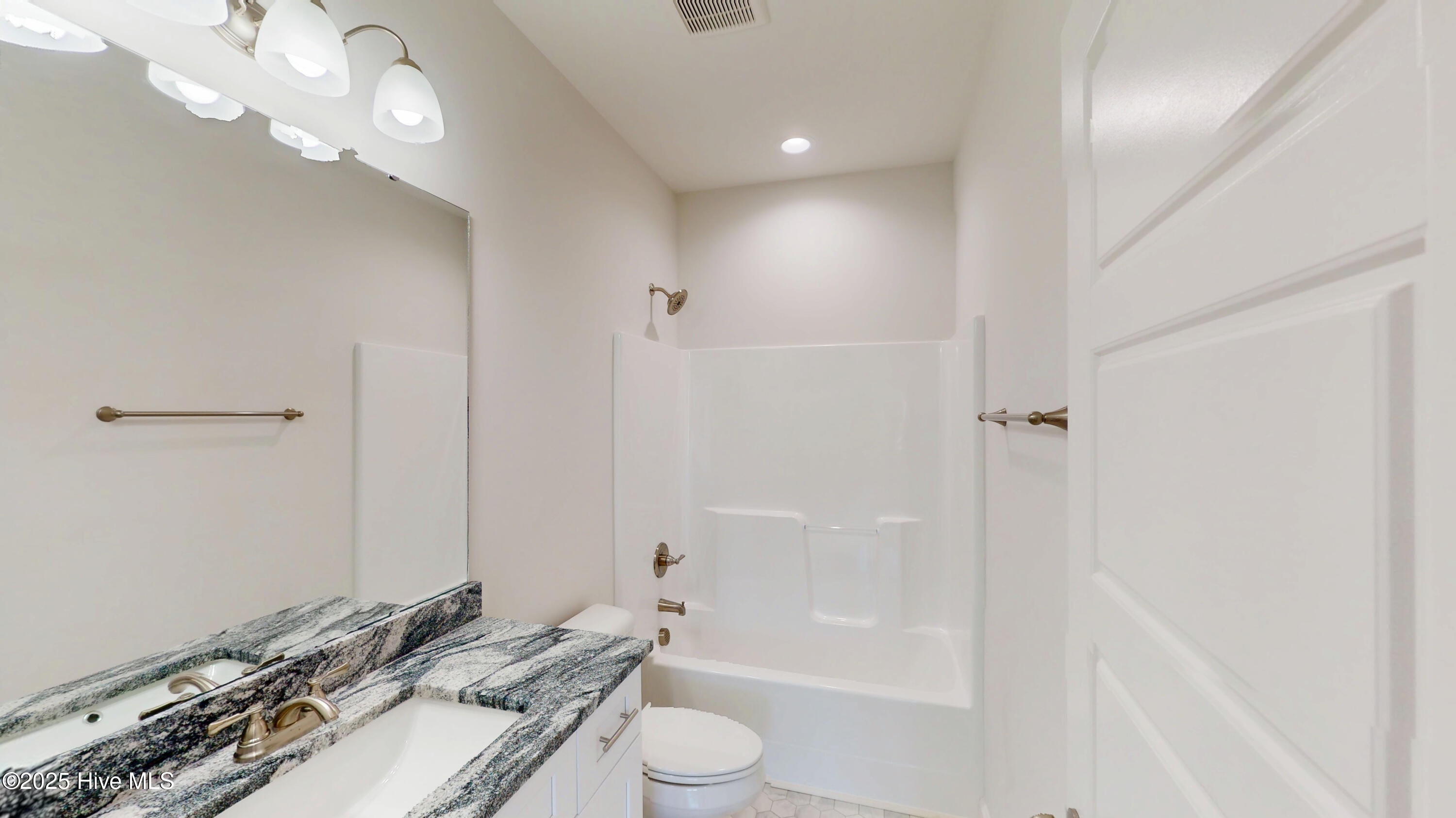 211 Creeks Edge Drive Property Photo 22