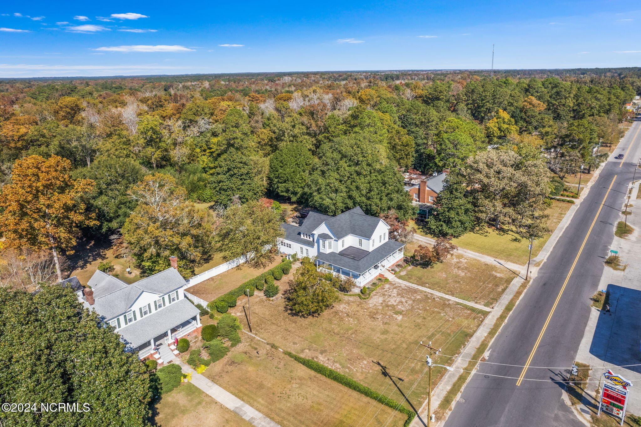 950 Main Street Property Photo 5