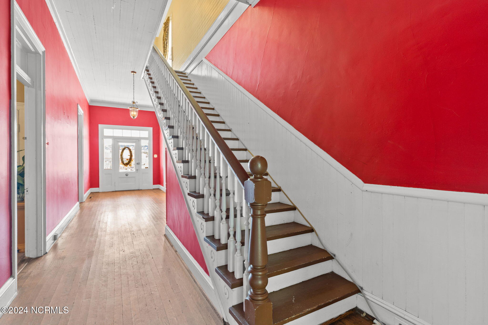 950 Main Street Property Photo 11