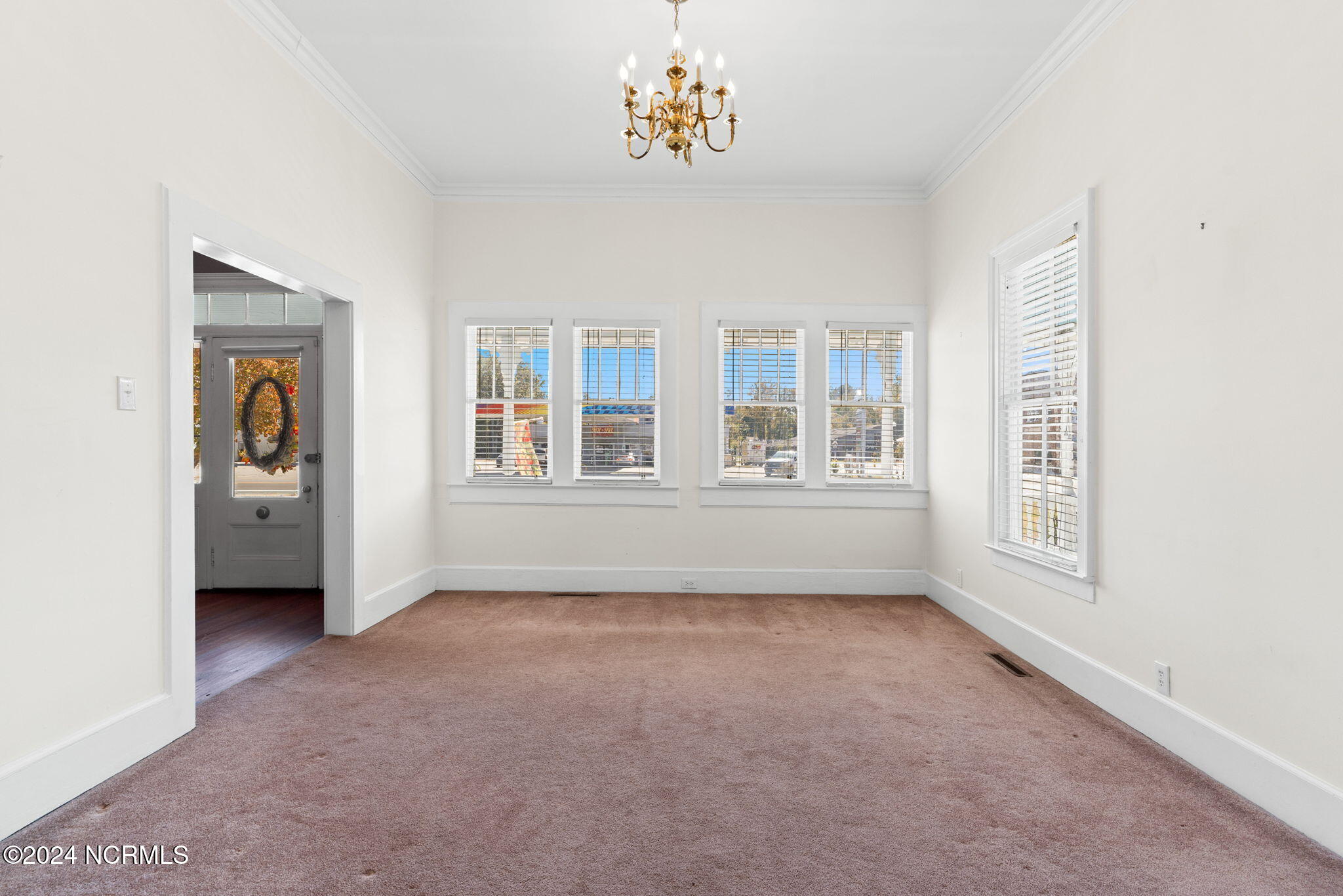 950 Main Street Property Photo 12