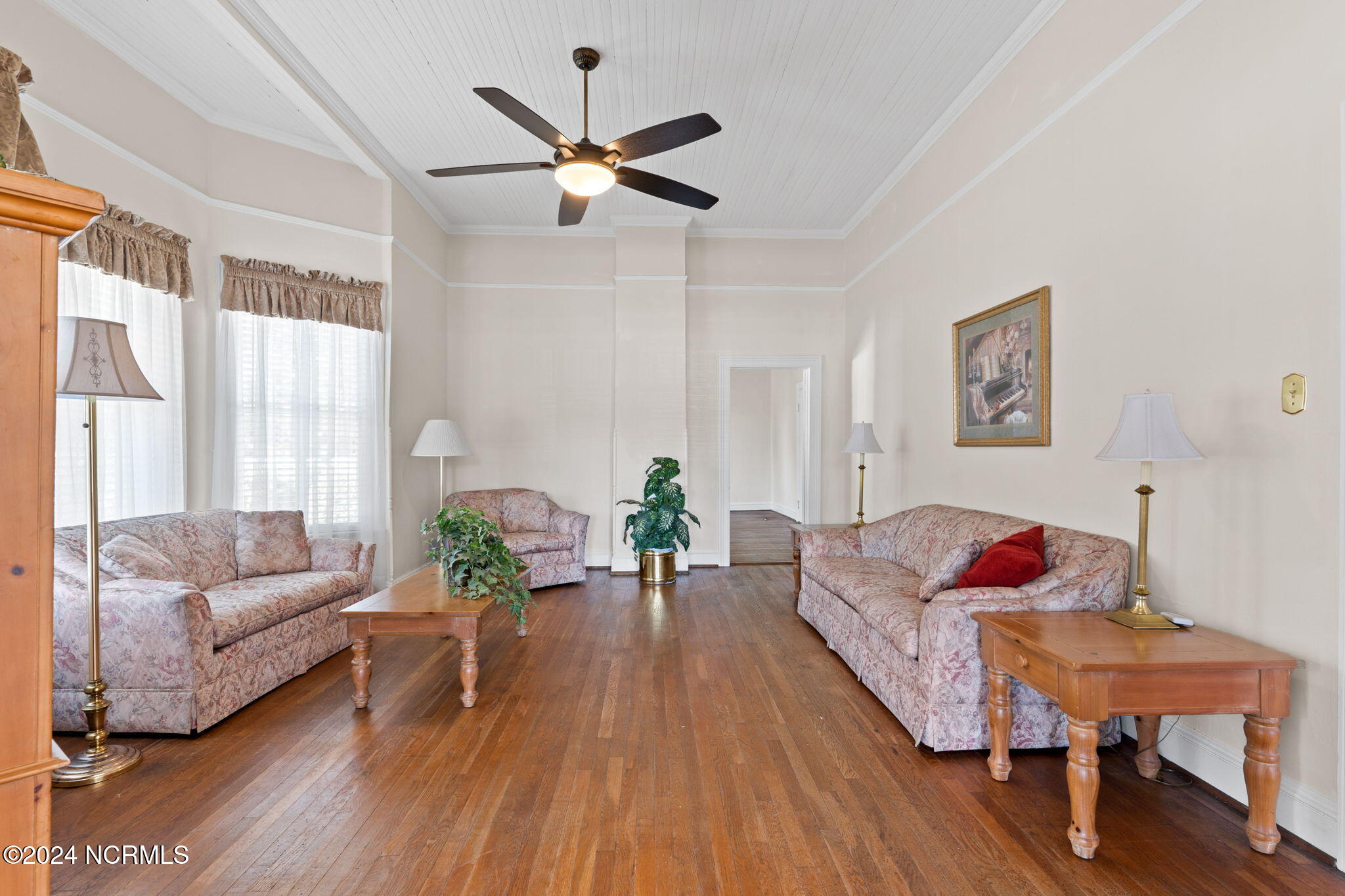 950 Main Street Property Photo 15