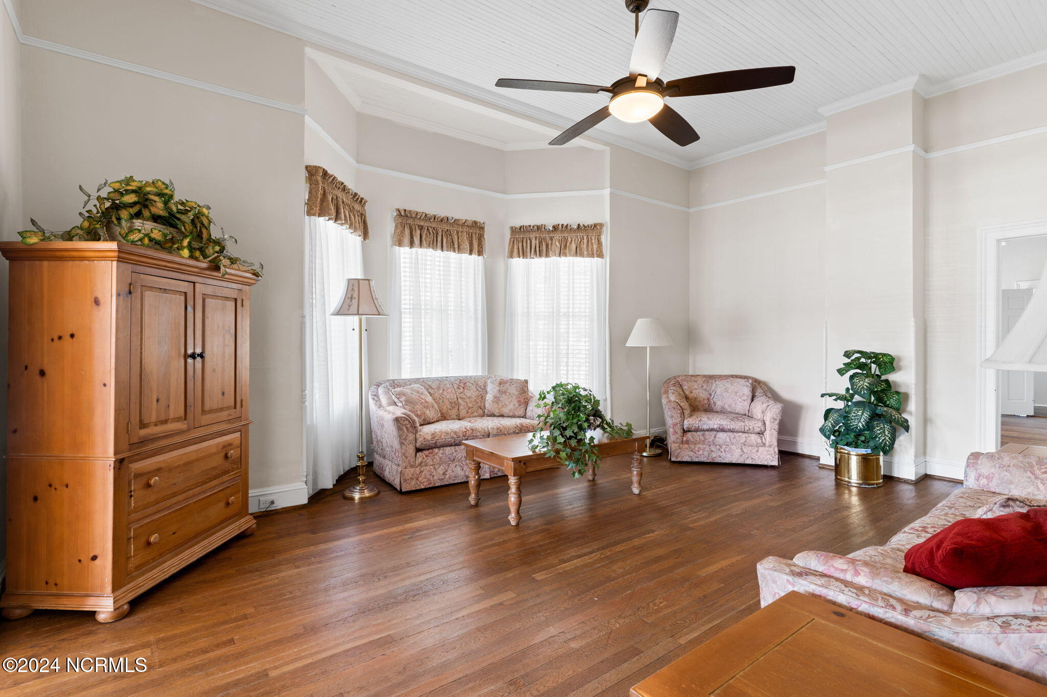 950 Main Street Property Photo 16