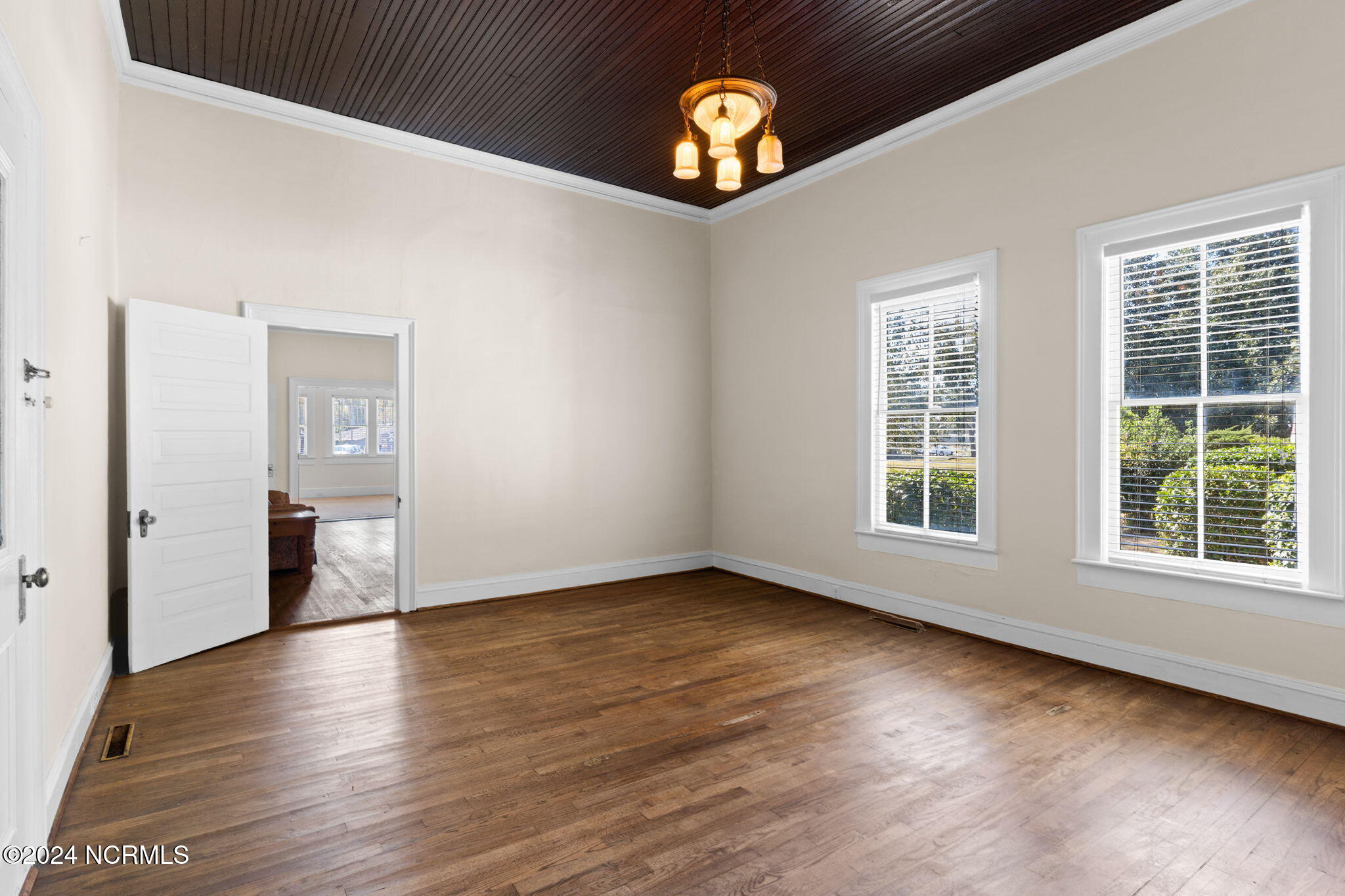 950 Main Street Property Photo 17