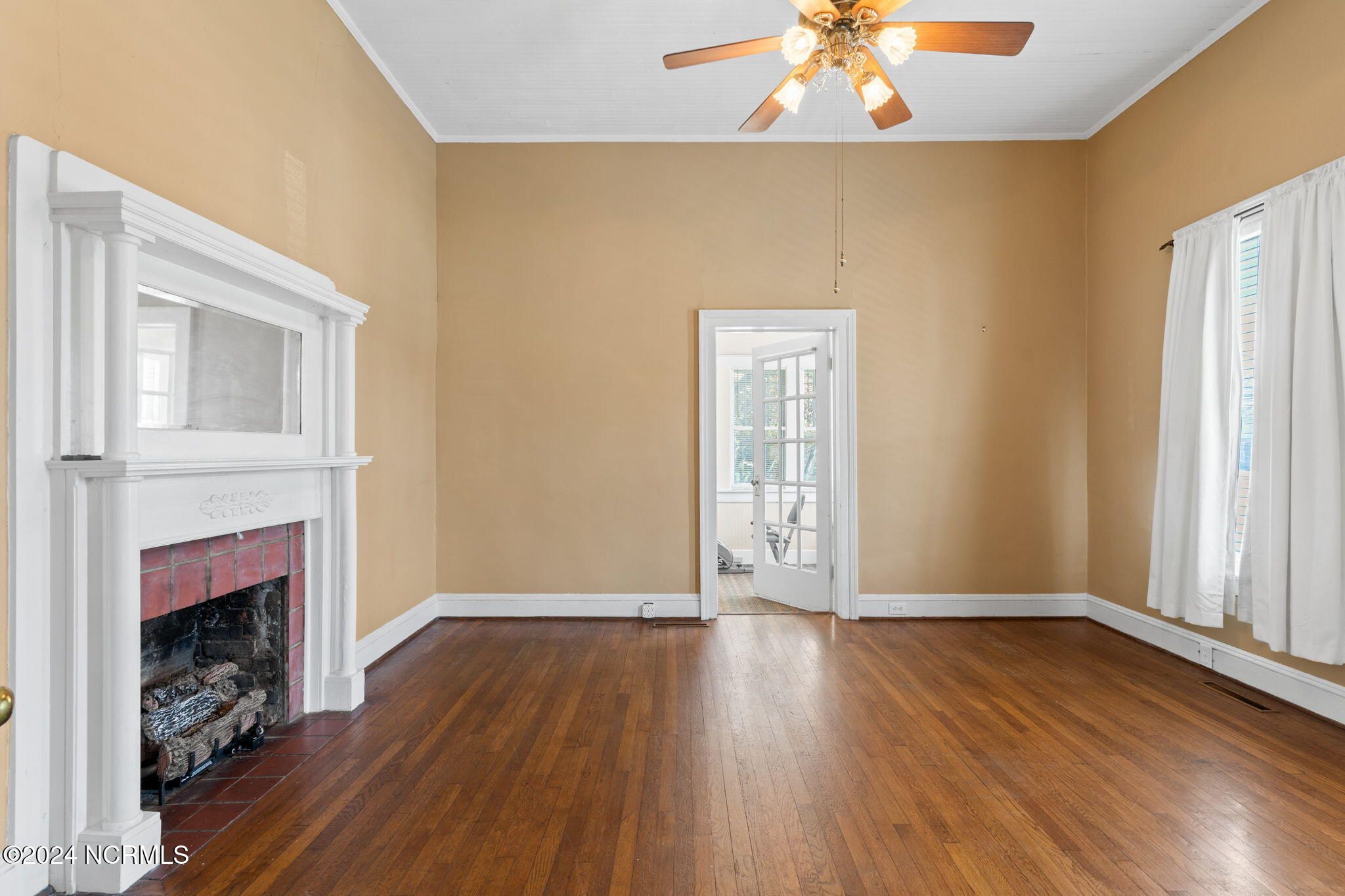 950 Main Street Property Photo 25