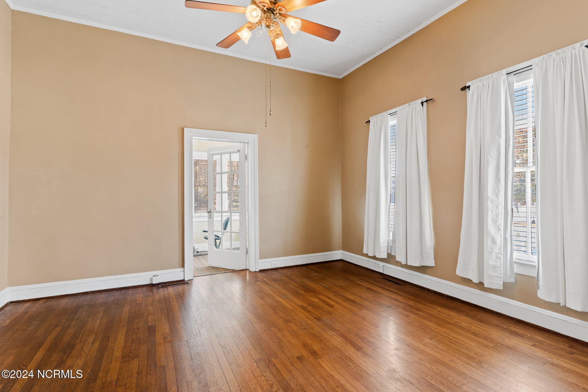 950 Main Street Property Photo 26