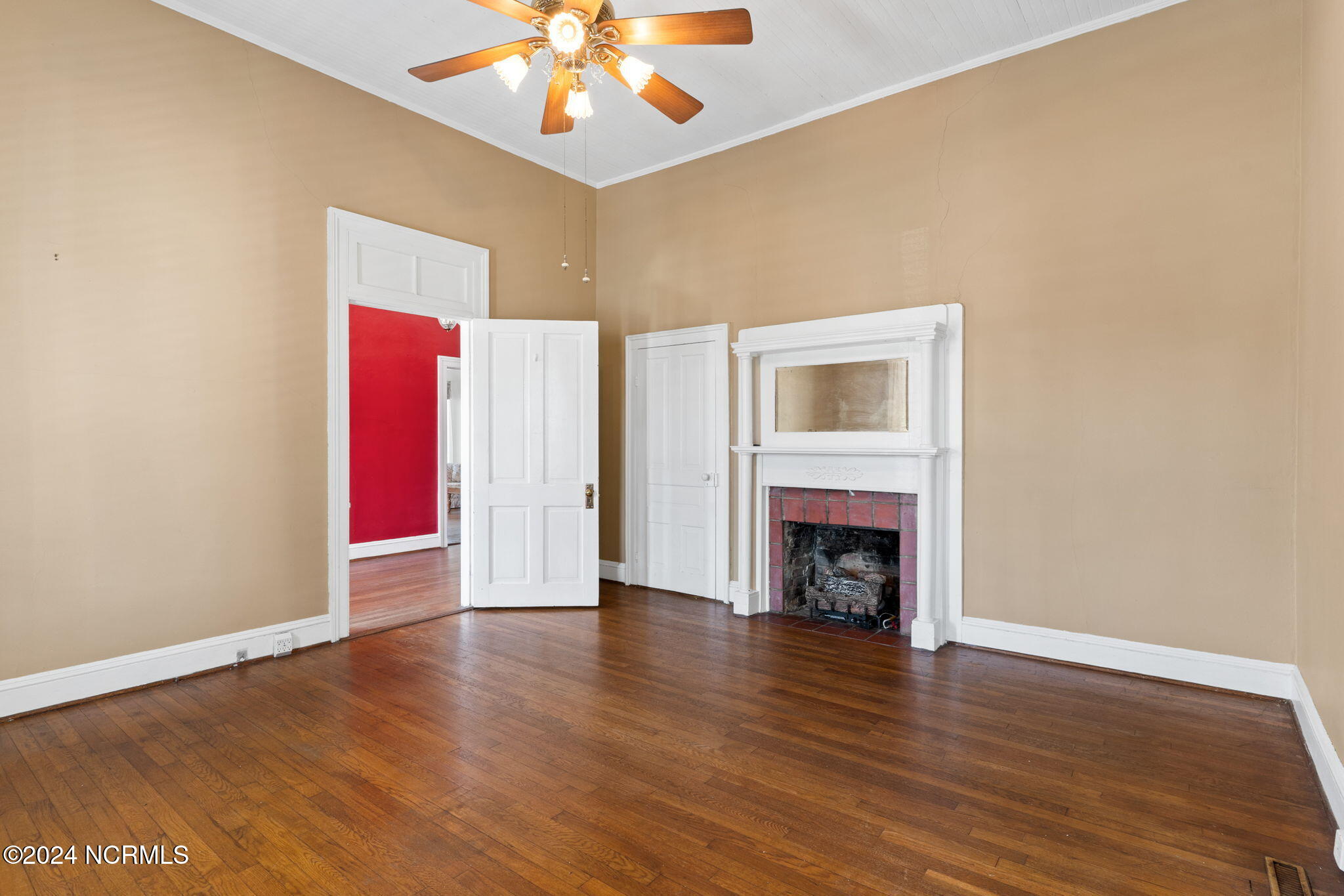 950 Main Street Property Photo 27