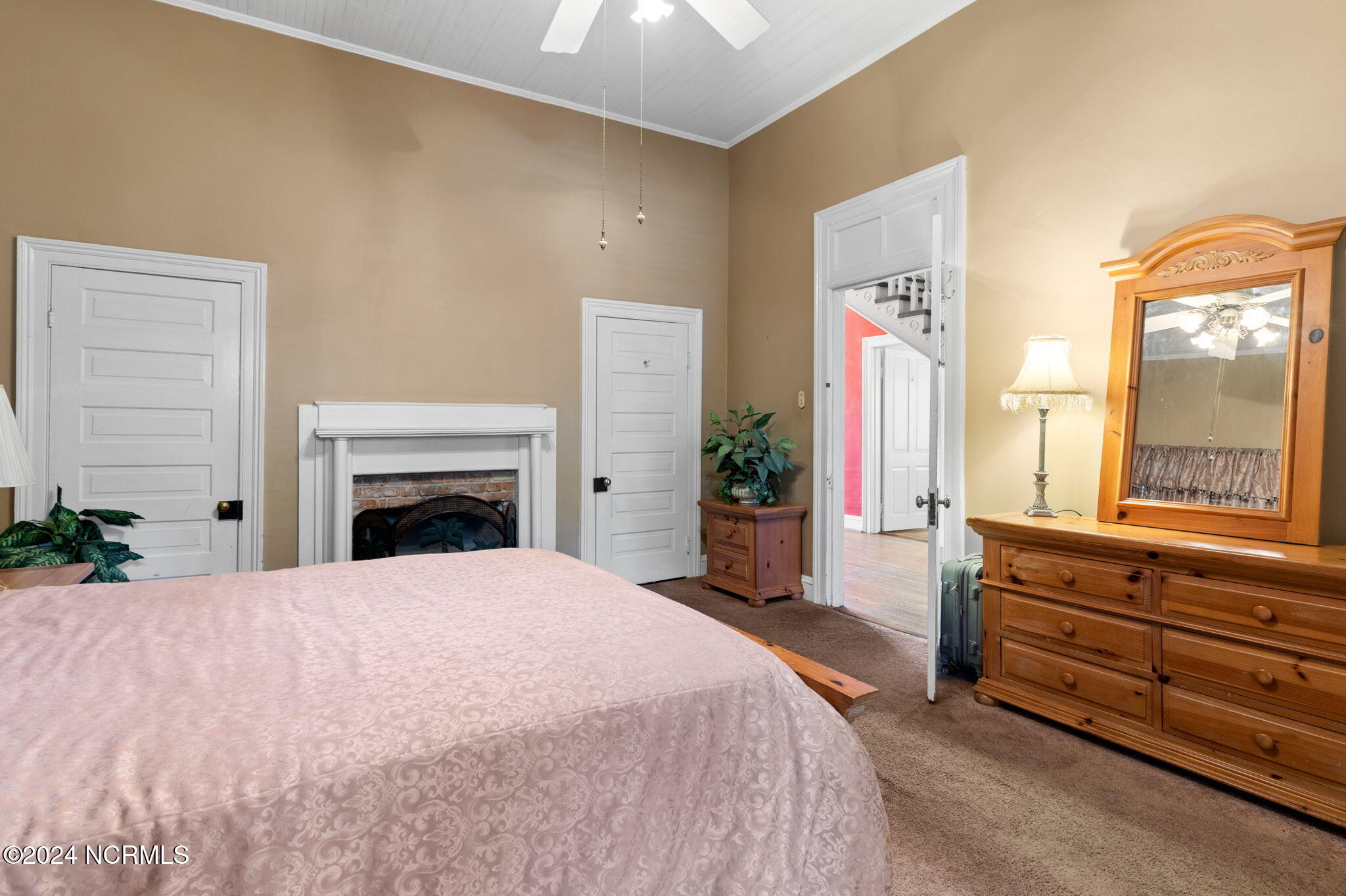 950 Main Street Property Photo 33