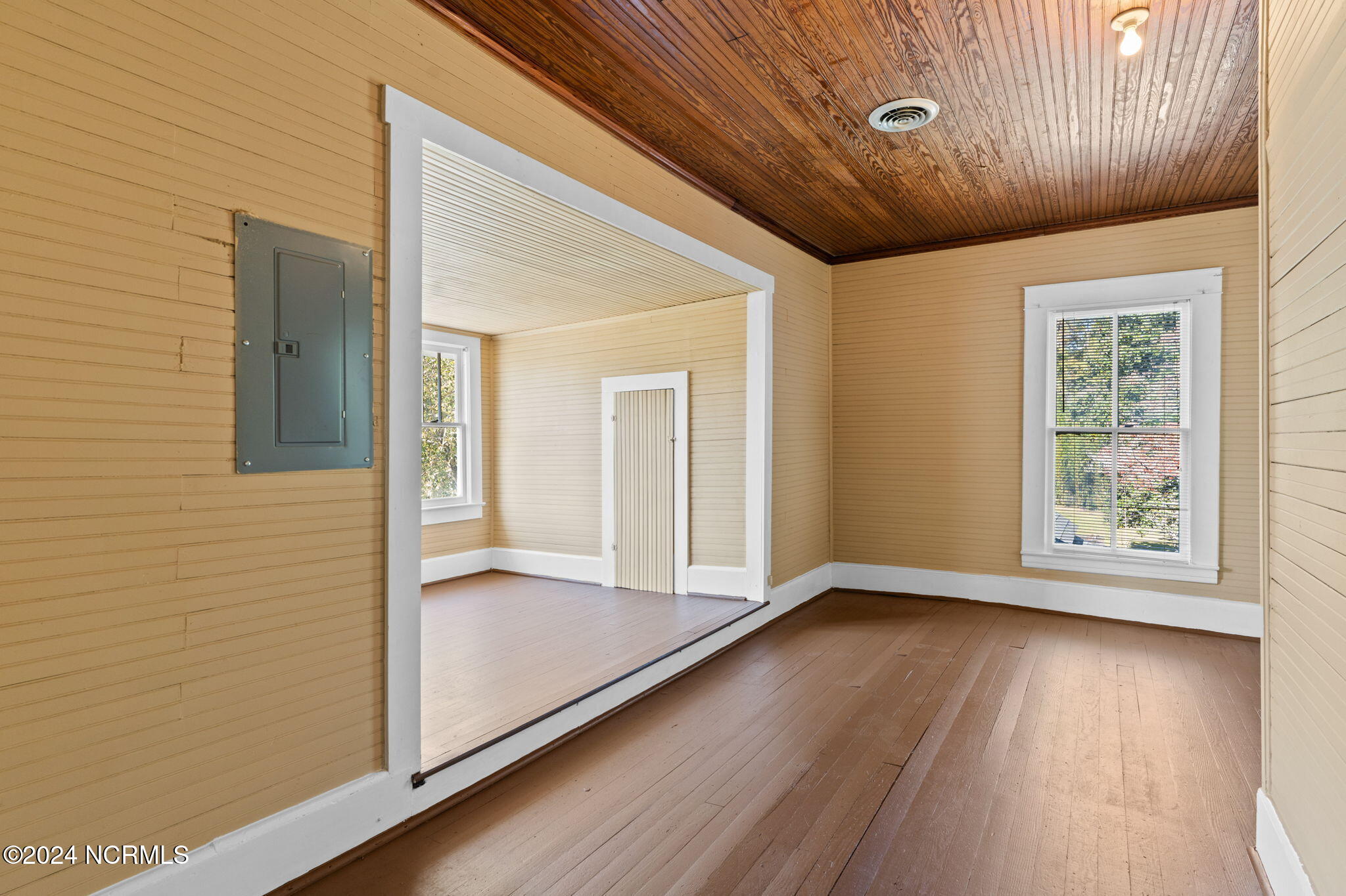 950 Main Street Property Photo 38