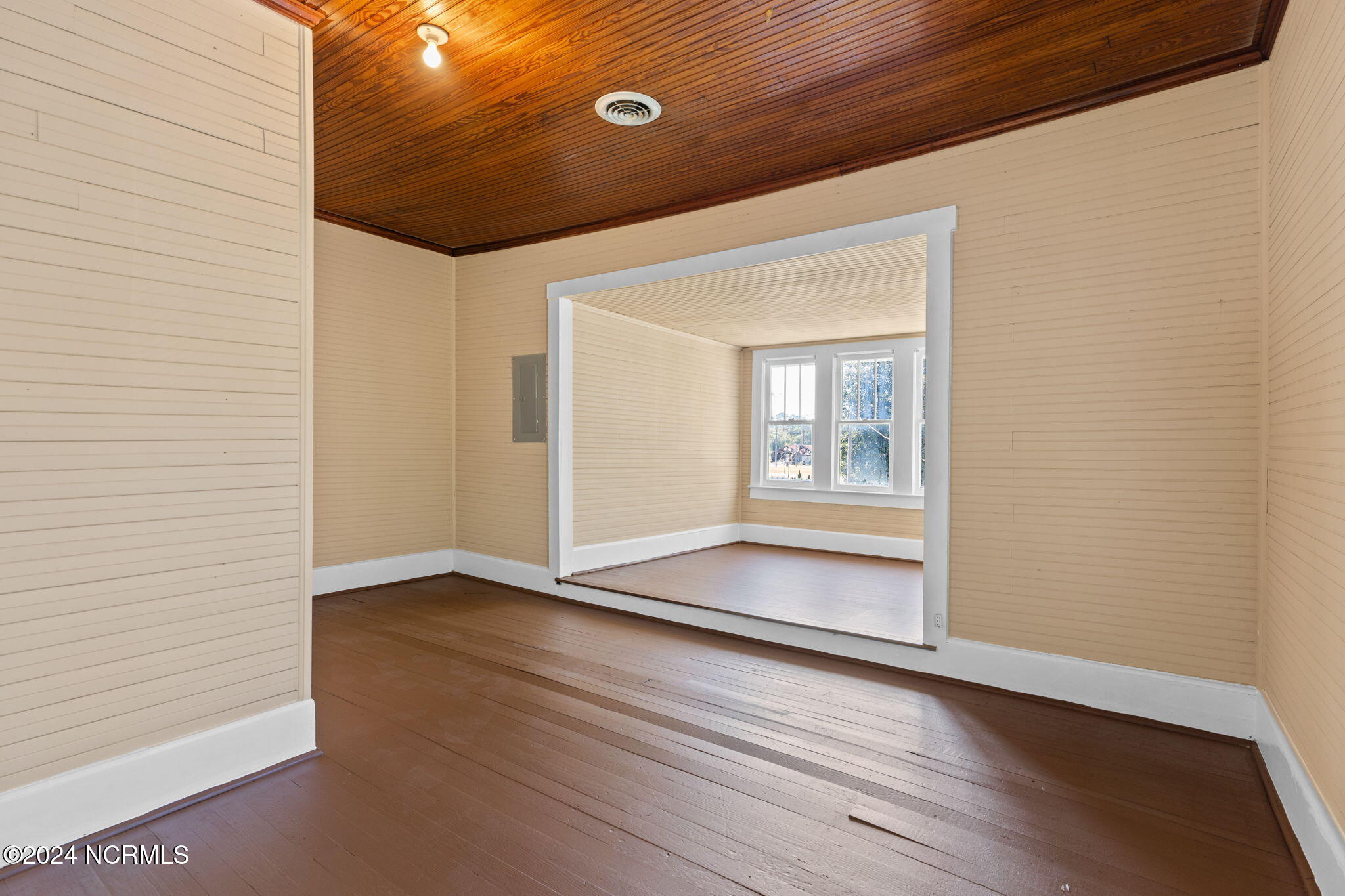 950 Main Street Property Photo 39