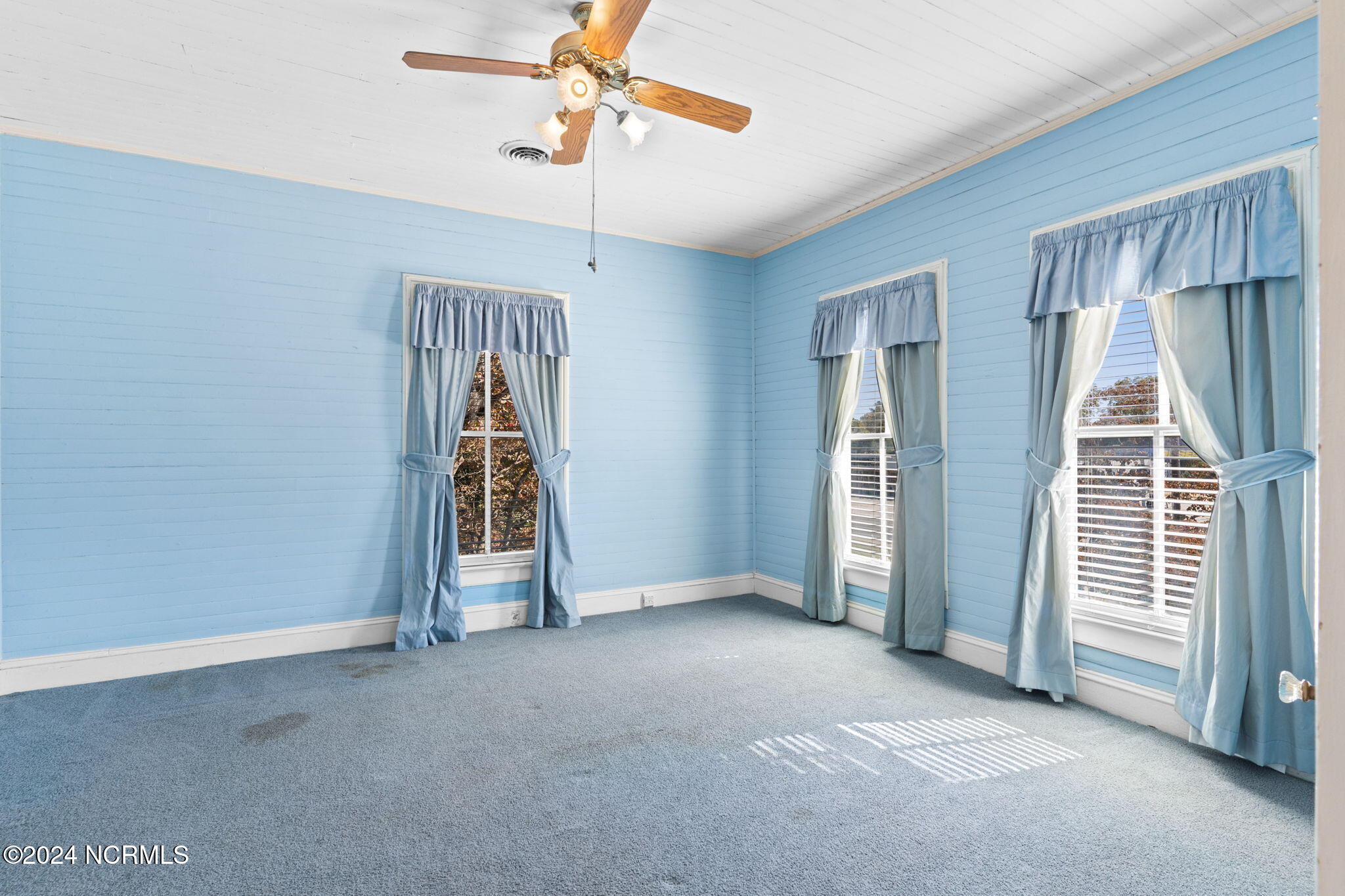 950 Main Street Property Photo 40