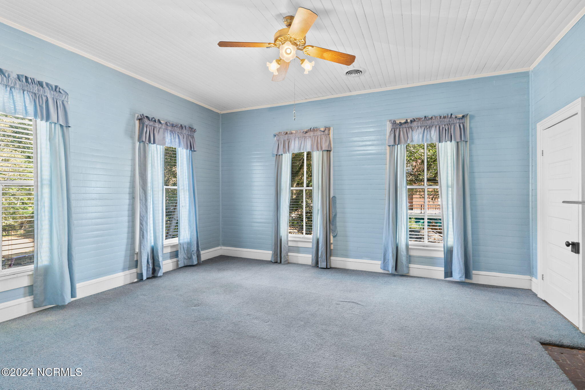 950 Main Street Property Photo 43