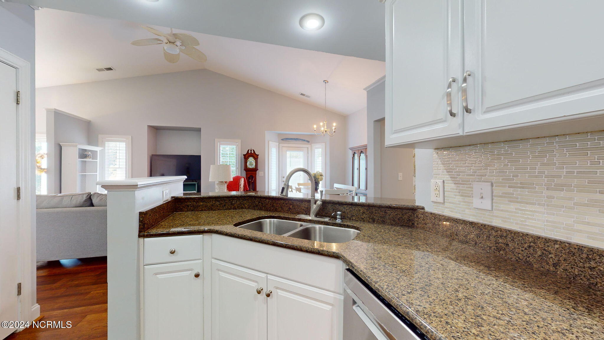 401 Jade Cove Property Photo 20