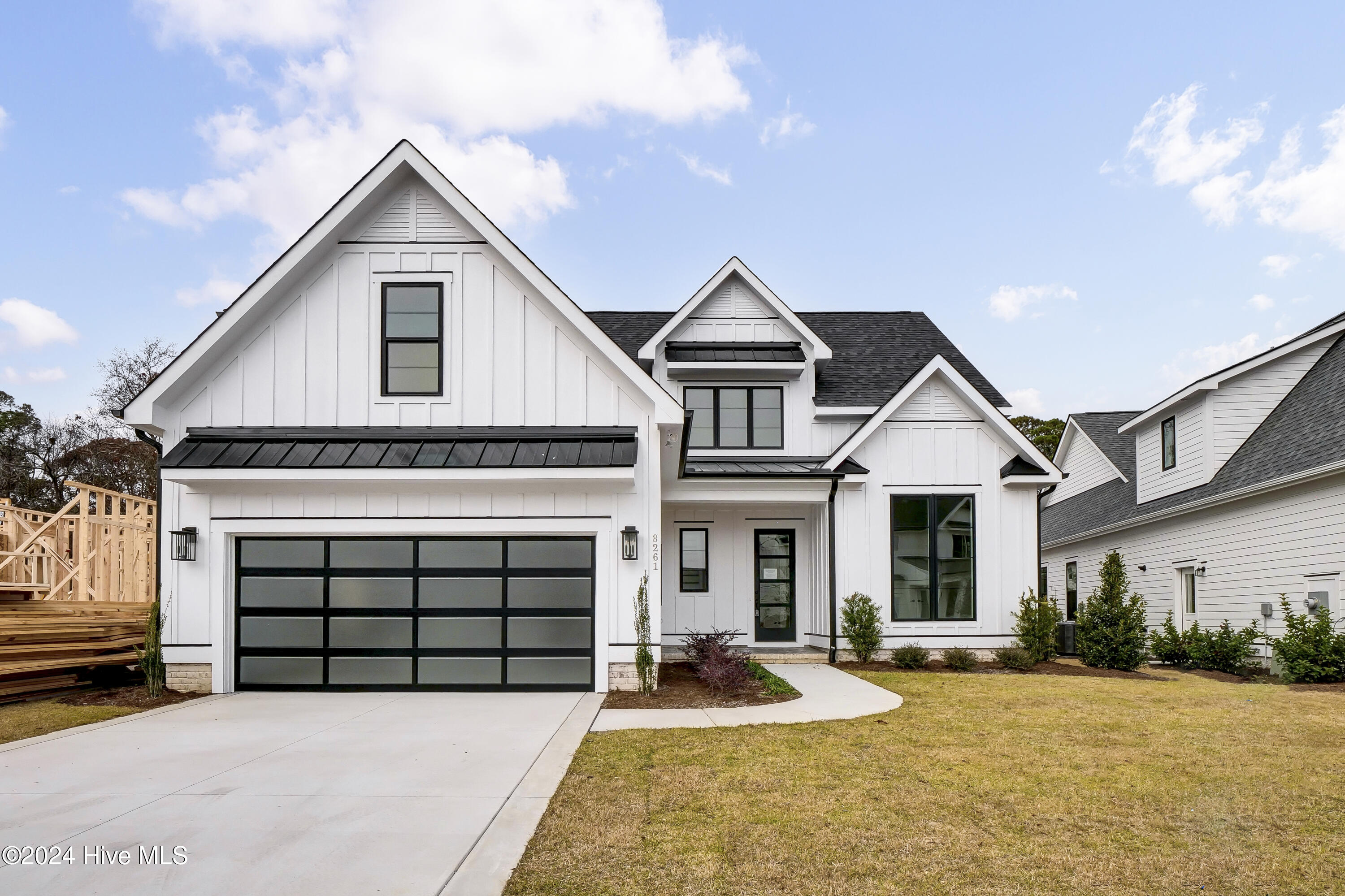 8261 Winding Creek Circle Property Photo 3