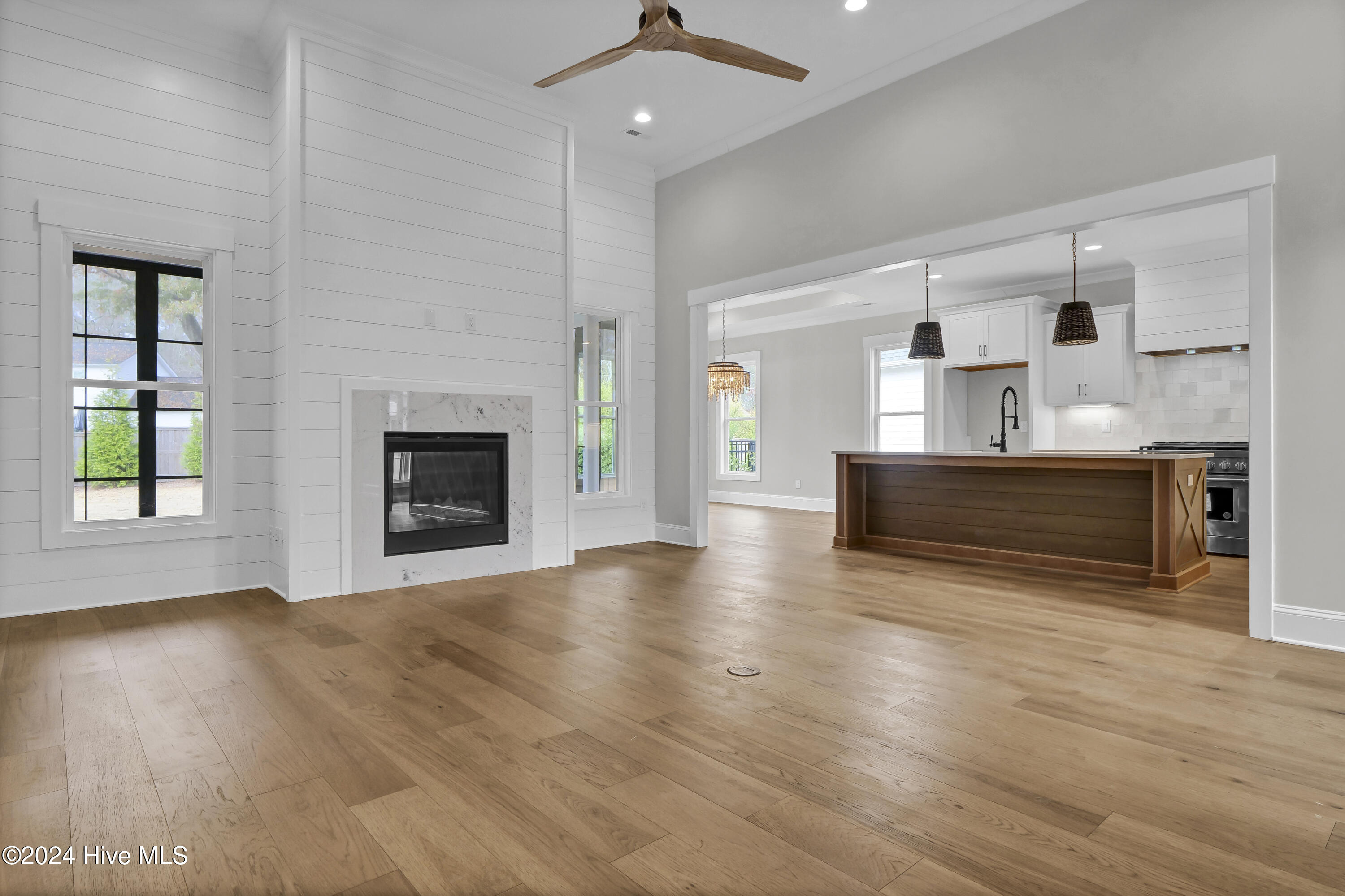 8261 Winding Creek Circle Property Photo 6
