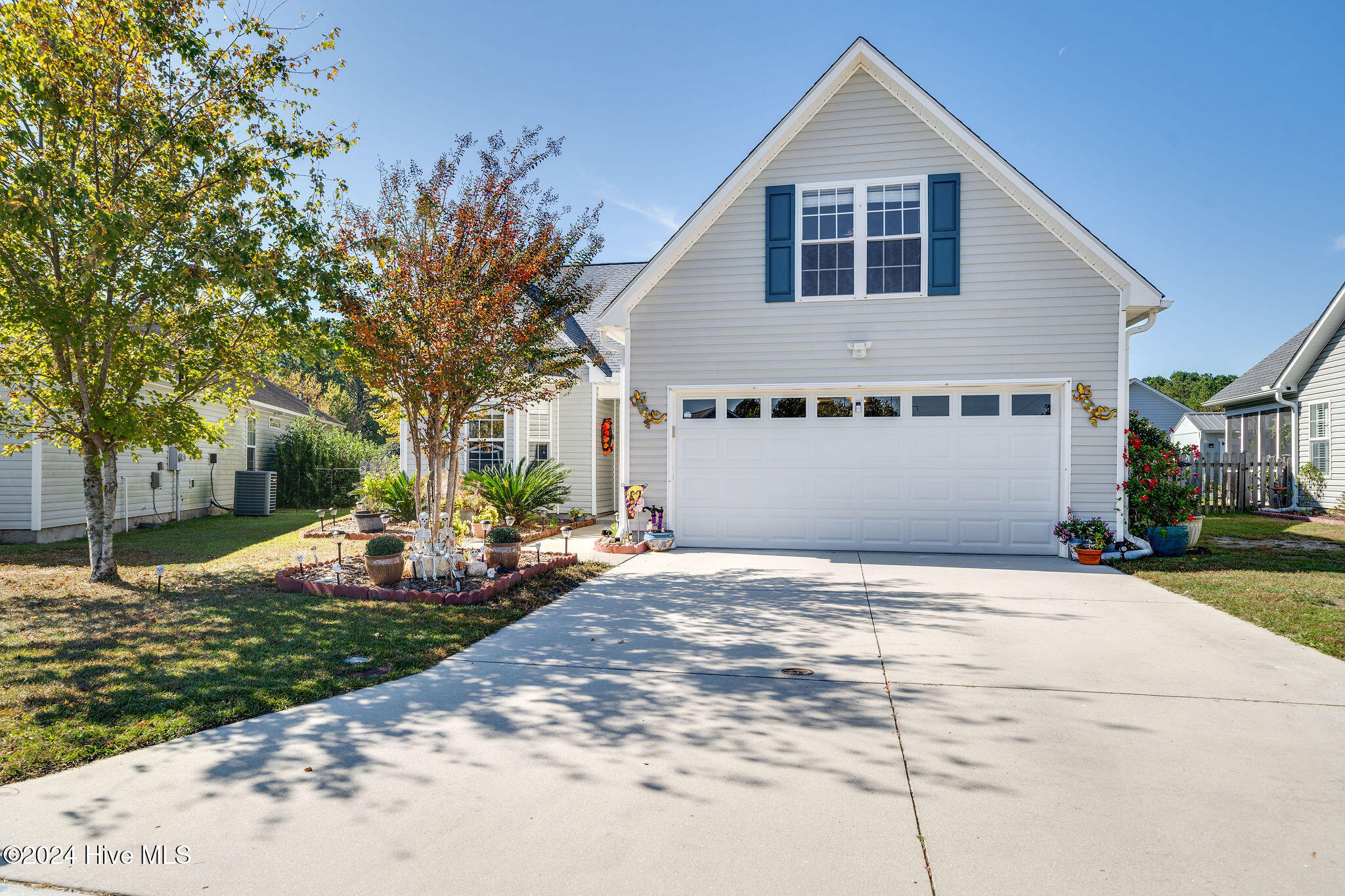 1664 Sugarberry Circle Property Photo 3