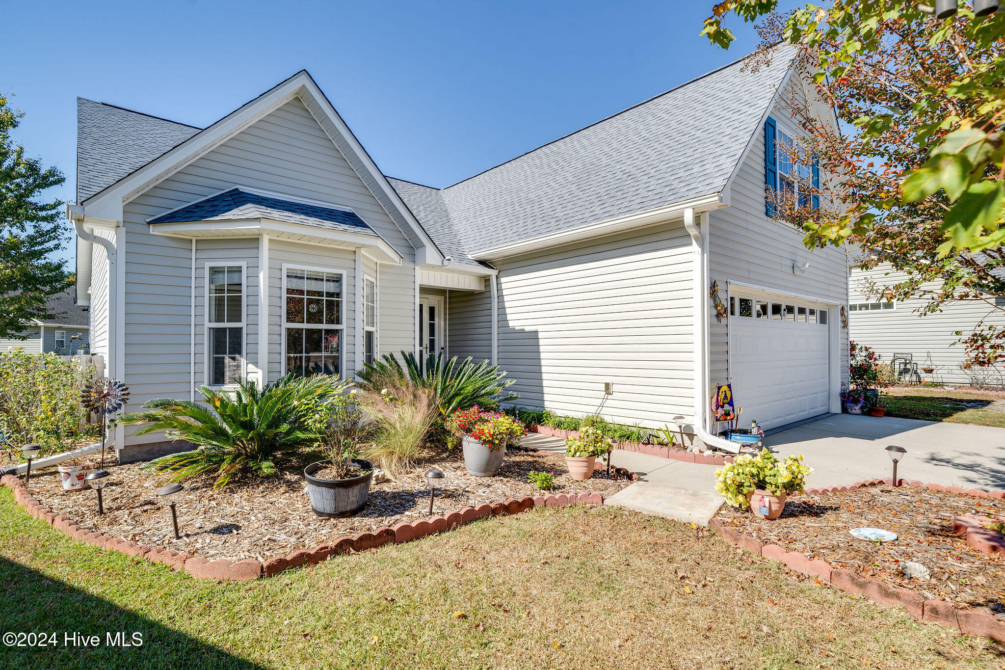 1664 Sugarberry Circle Property Photo 4