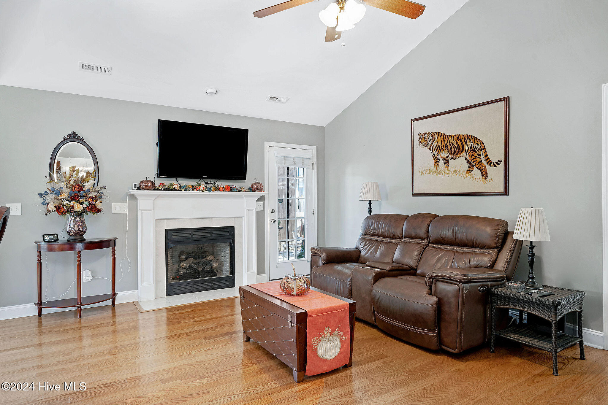 1664 Sugarberry Circle Property Photo 8