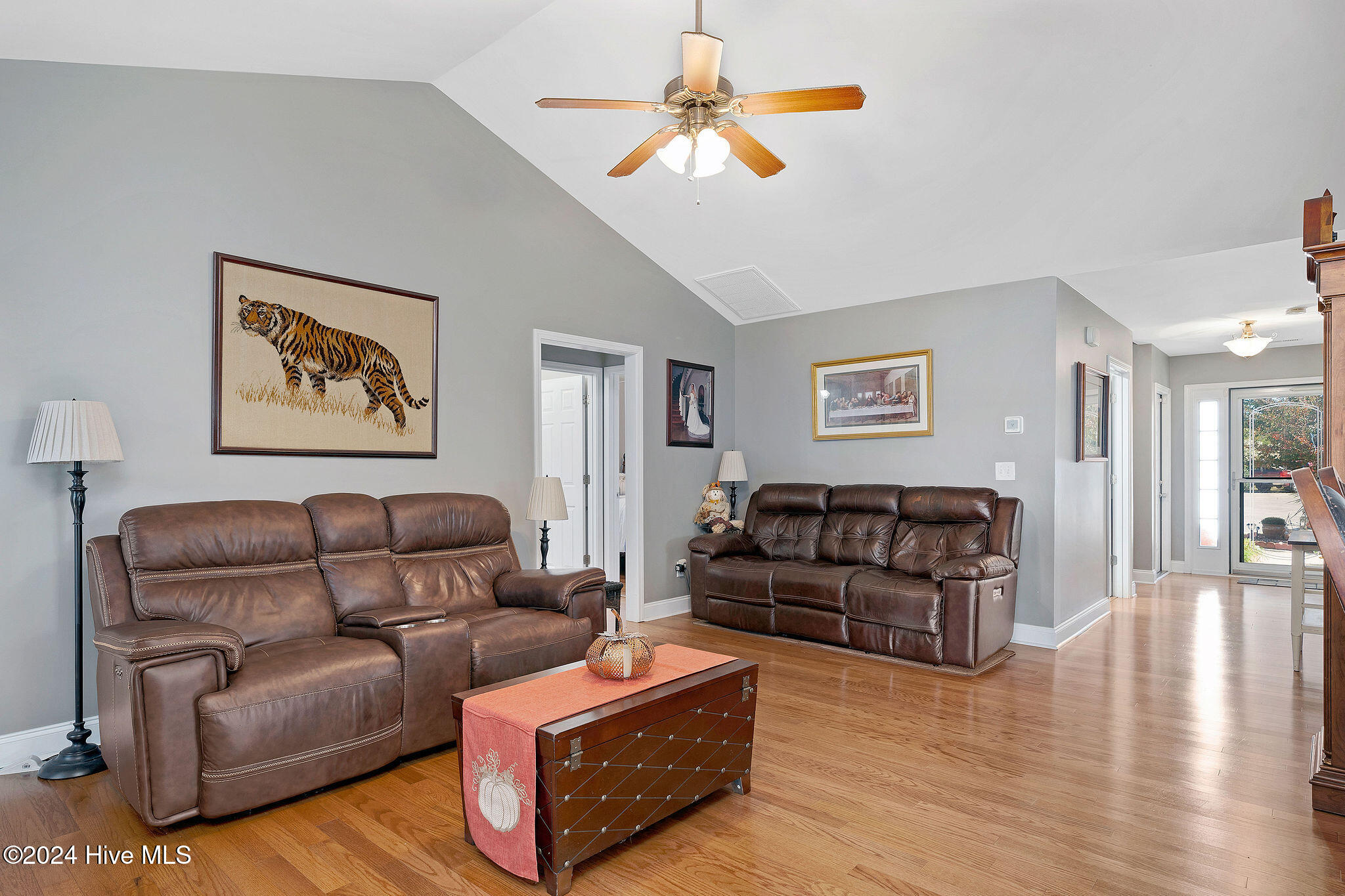 1664 Sugarberry Circle Property Photo 9