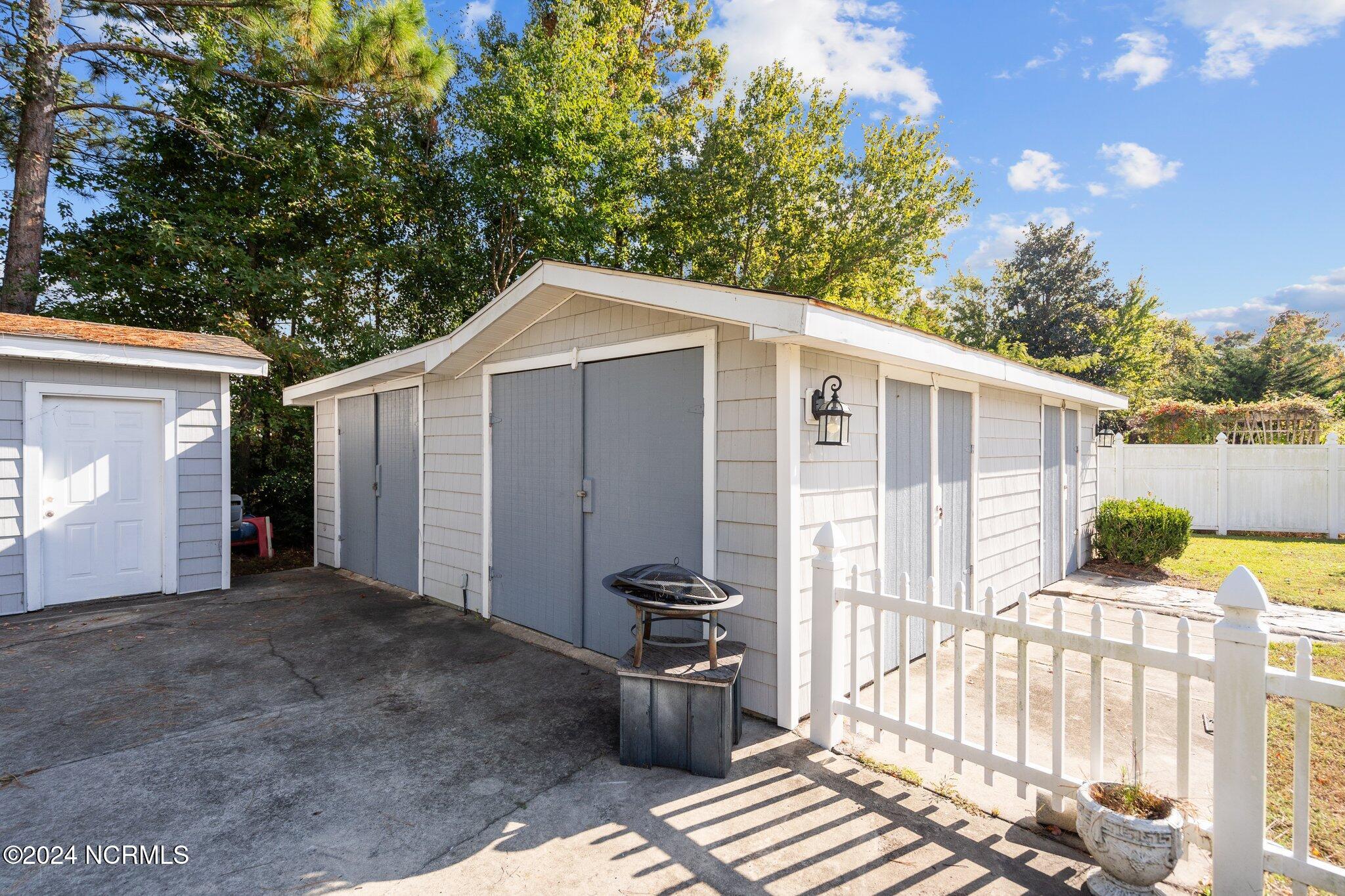 1221 S Beresford Court Property Photo 32