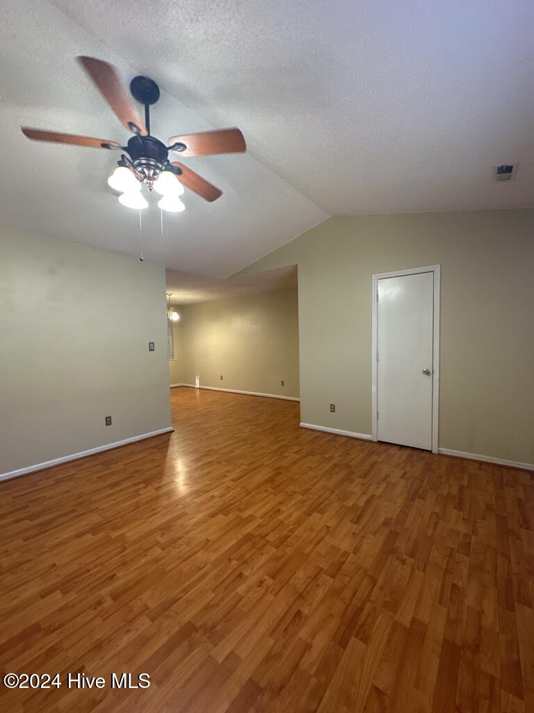 2910 Norbrick Street Property Photo 3