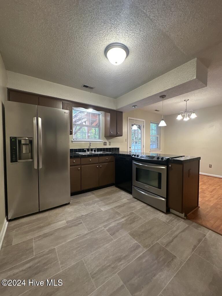 2910 Norbrick Street Property Photo 6