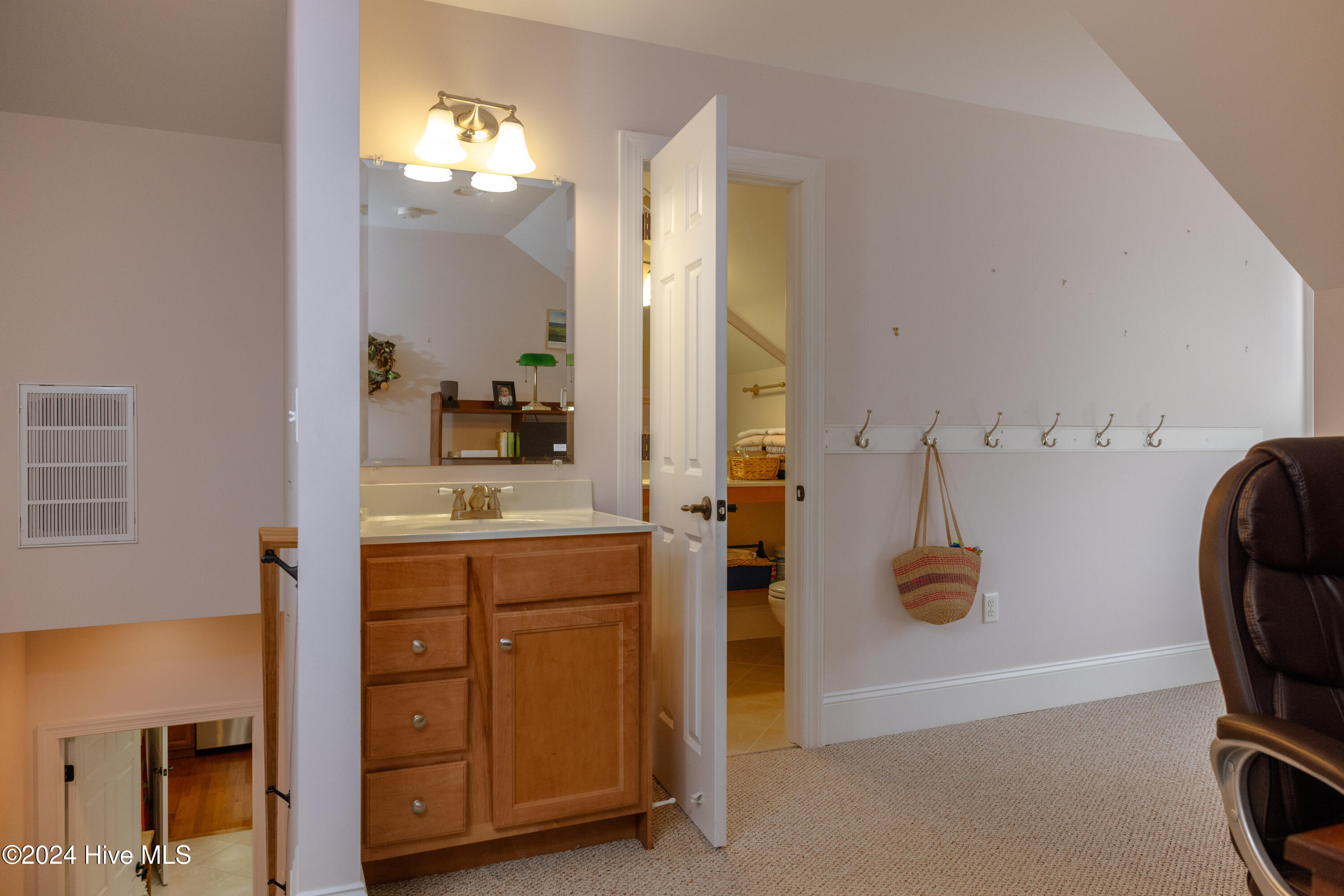 220 Beech Point Boulevard Property Photo 44