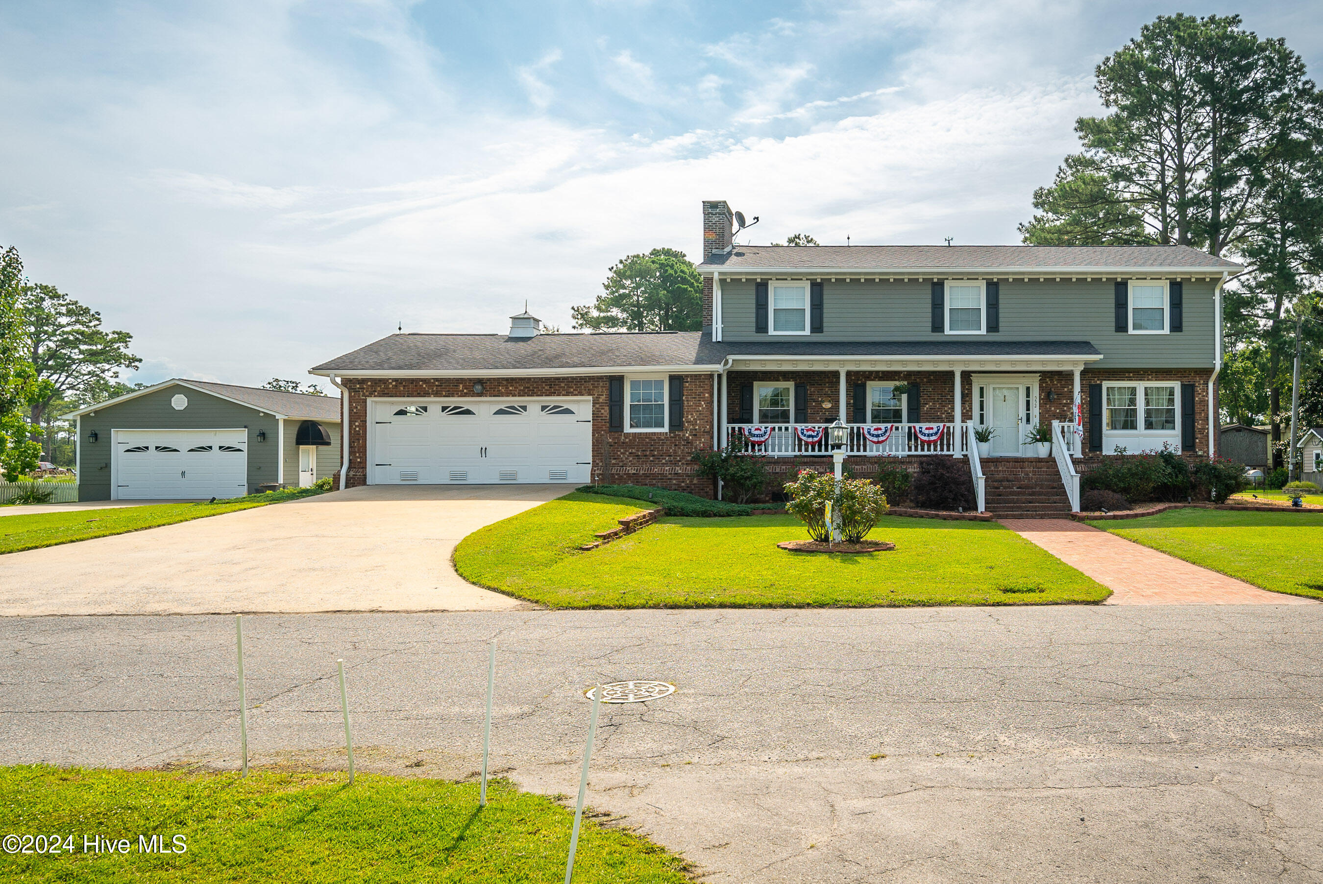 552 Lamont Street Property Photo