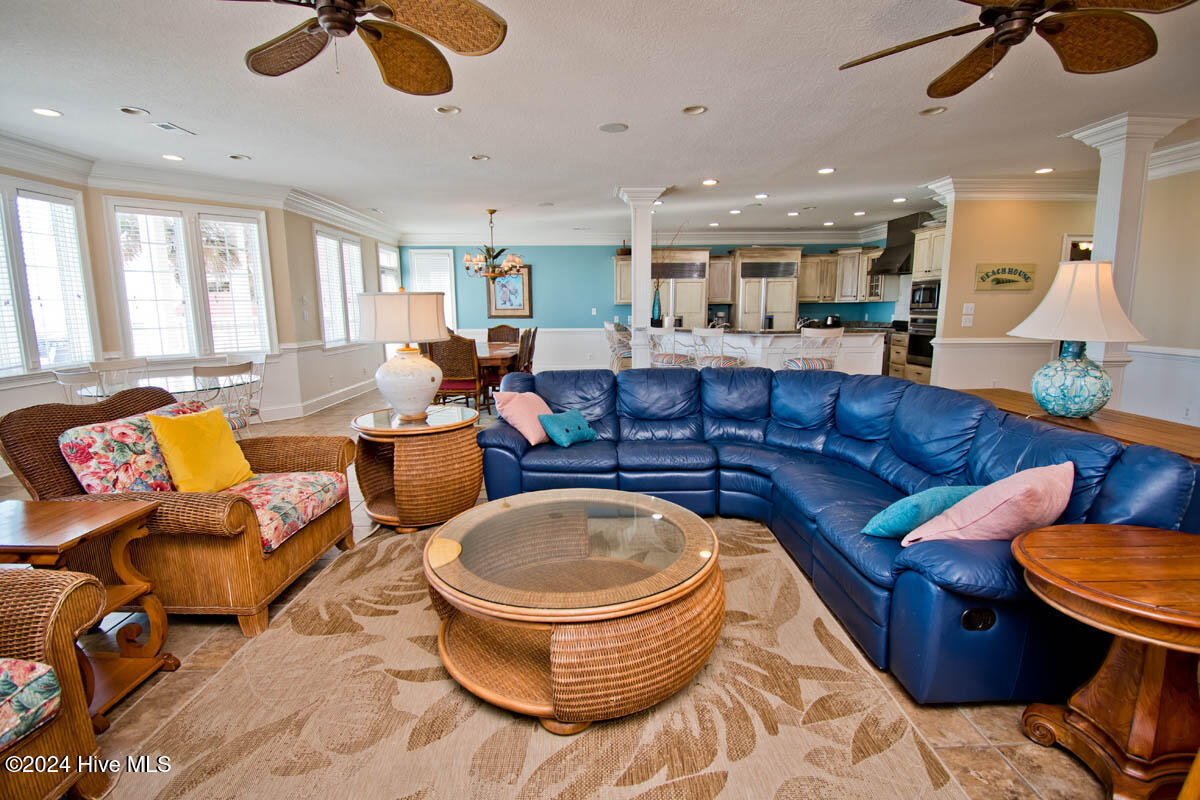 5715 Ocean Drive Property Photo 5
