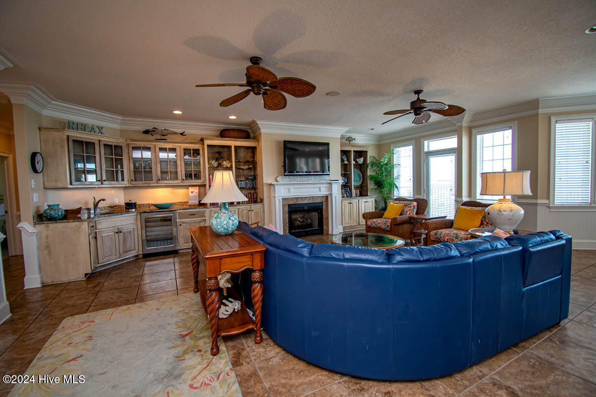 5715 Ocean Drive Property Photo 7