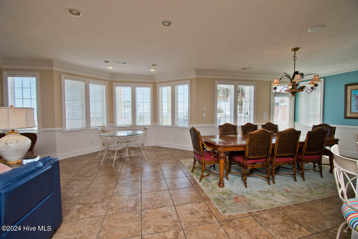 5715 Ocean Drive Property Photo 8