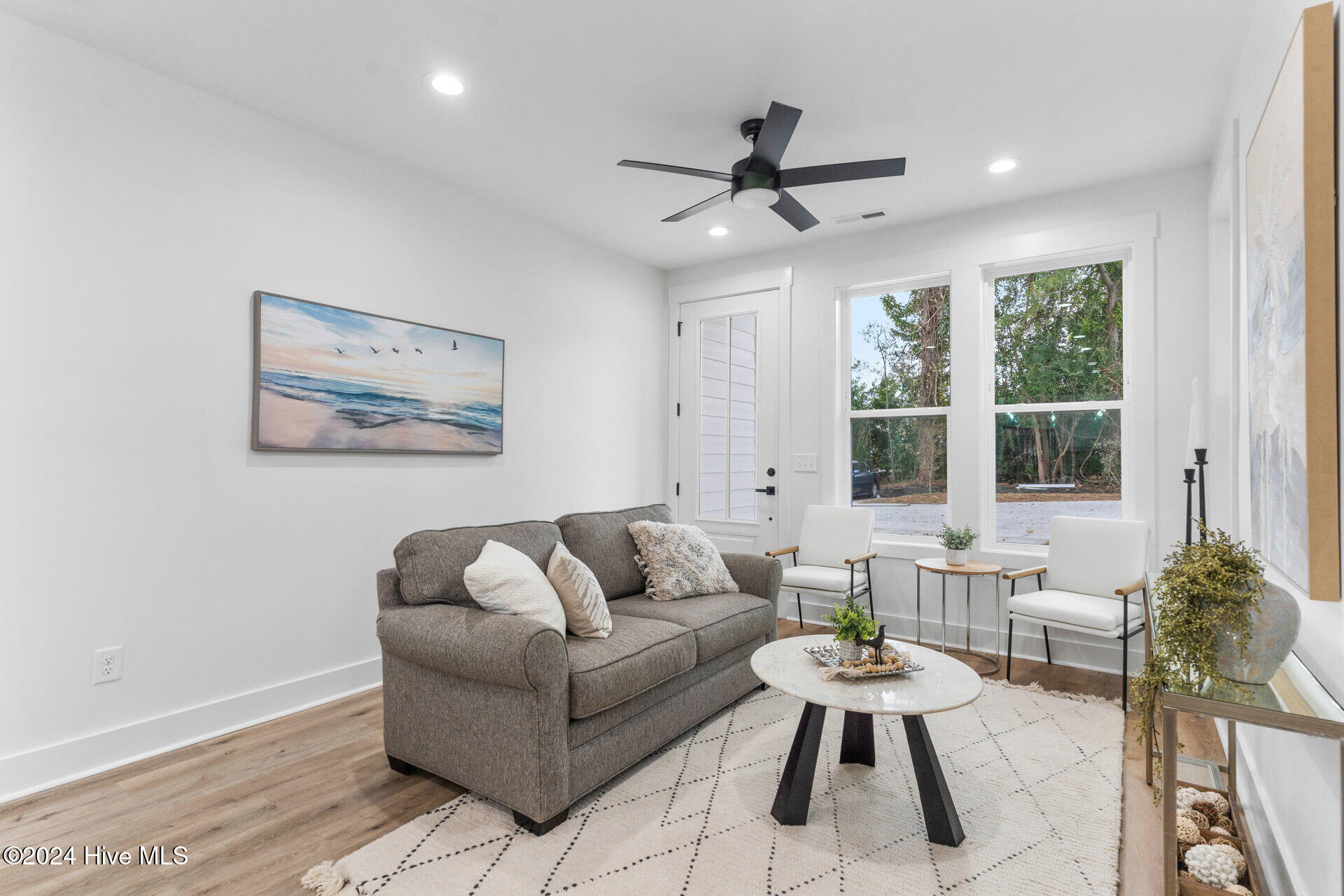 4211 Spirea Drive B Property Photo 8