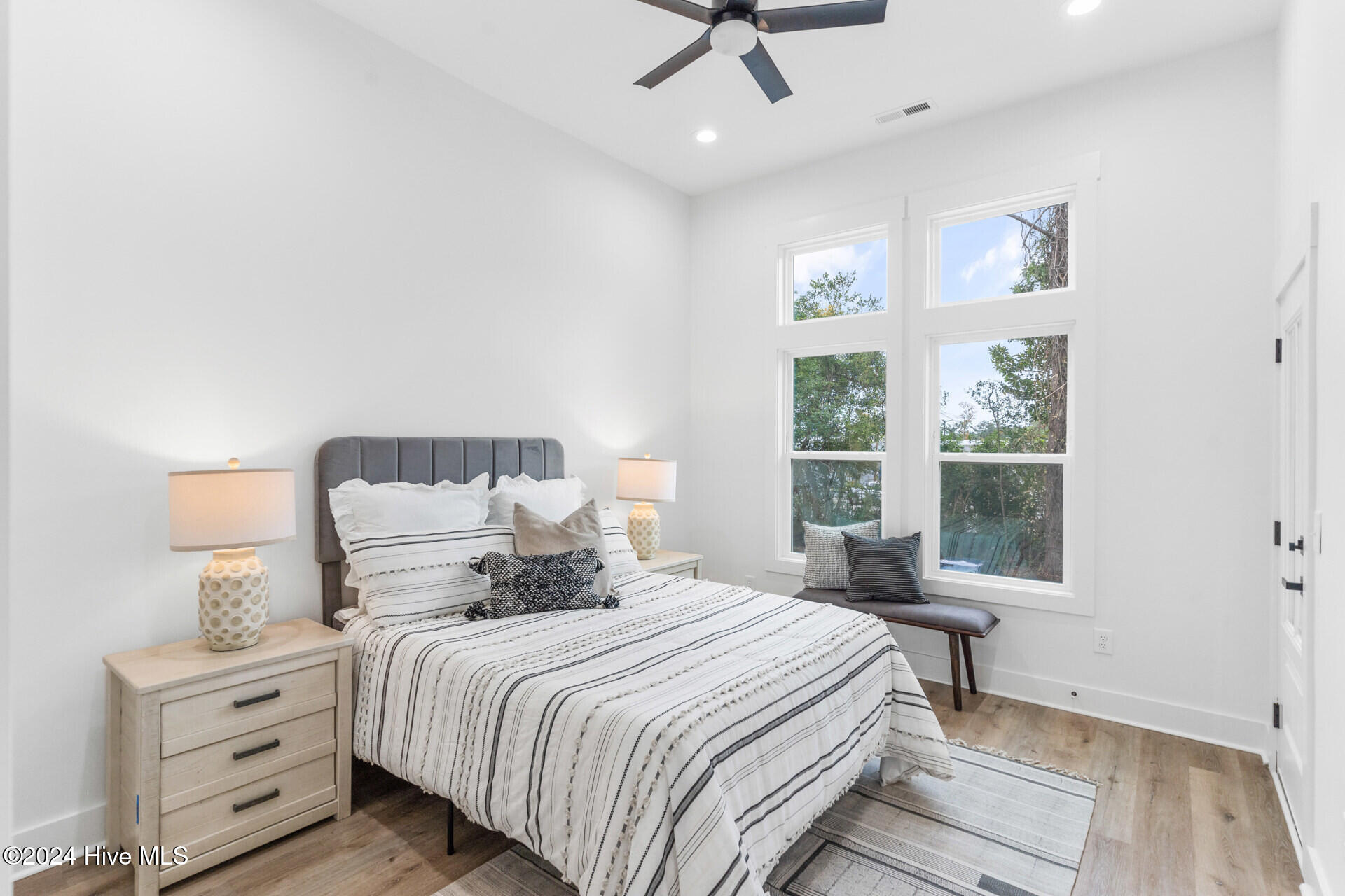 4211 Spirea Drive B Property Photo 16