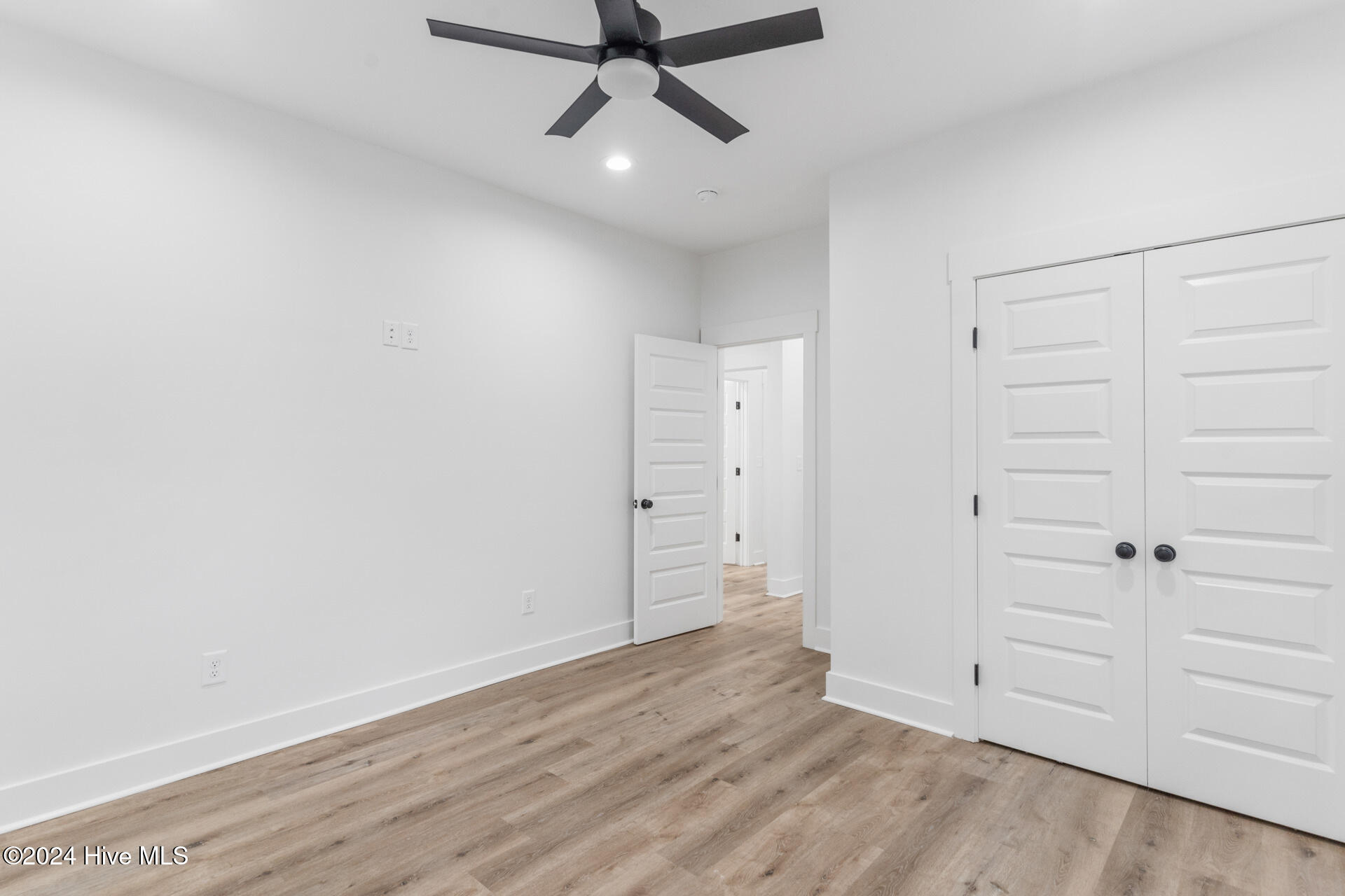 4211 Spirea Drive B Property Photo 29