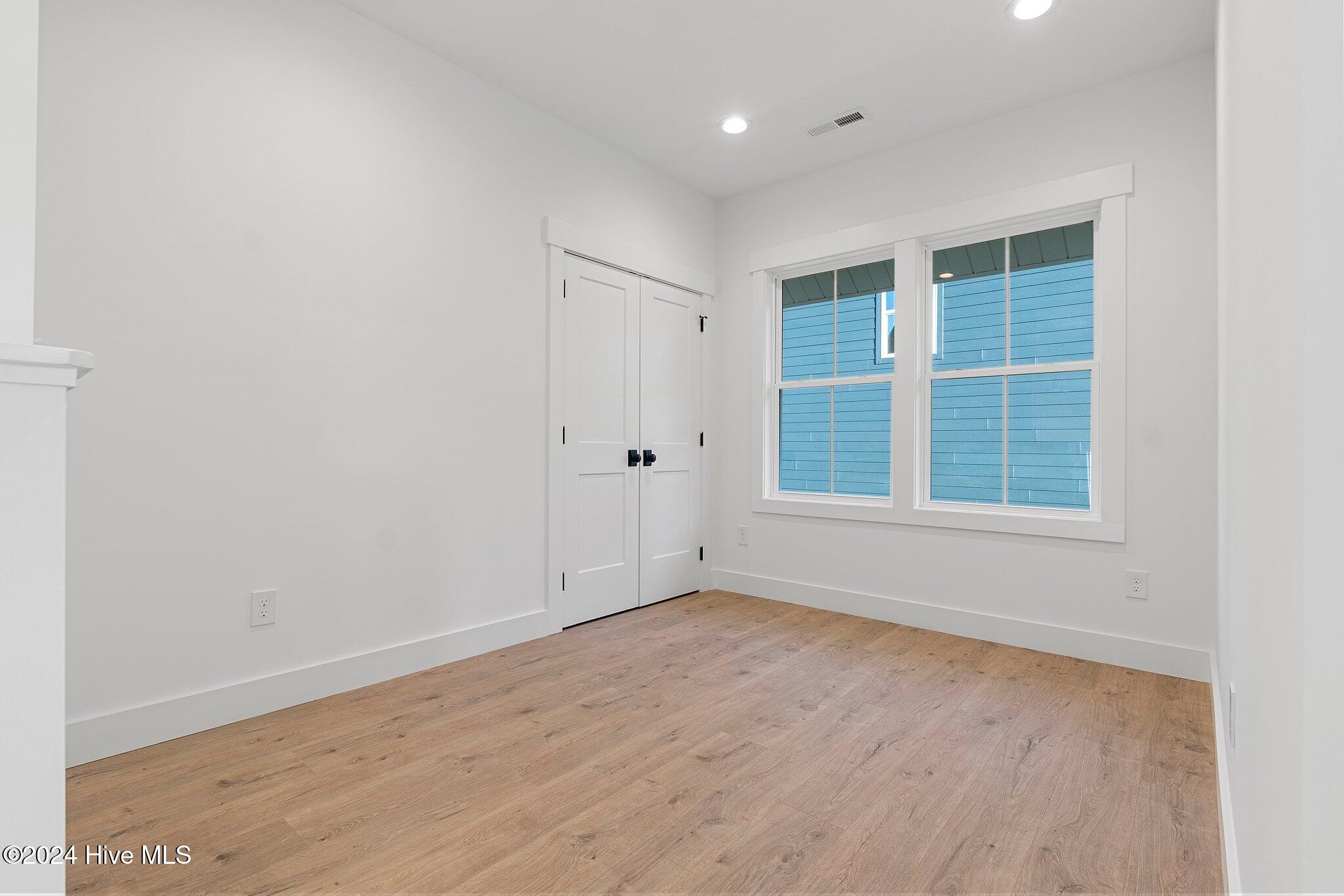440 W Illinois Avenue Property Photo 46