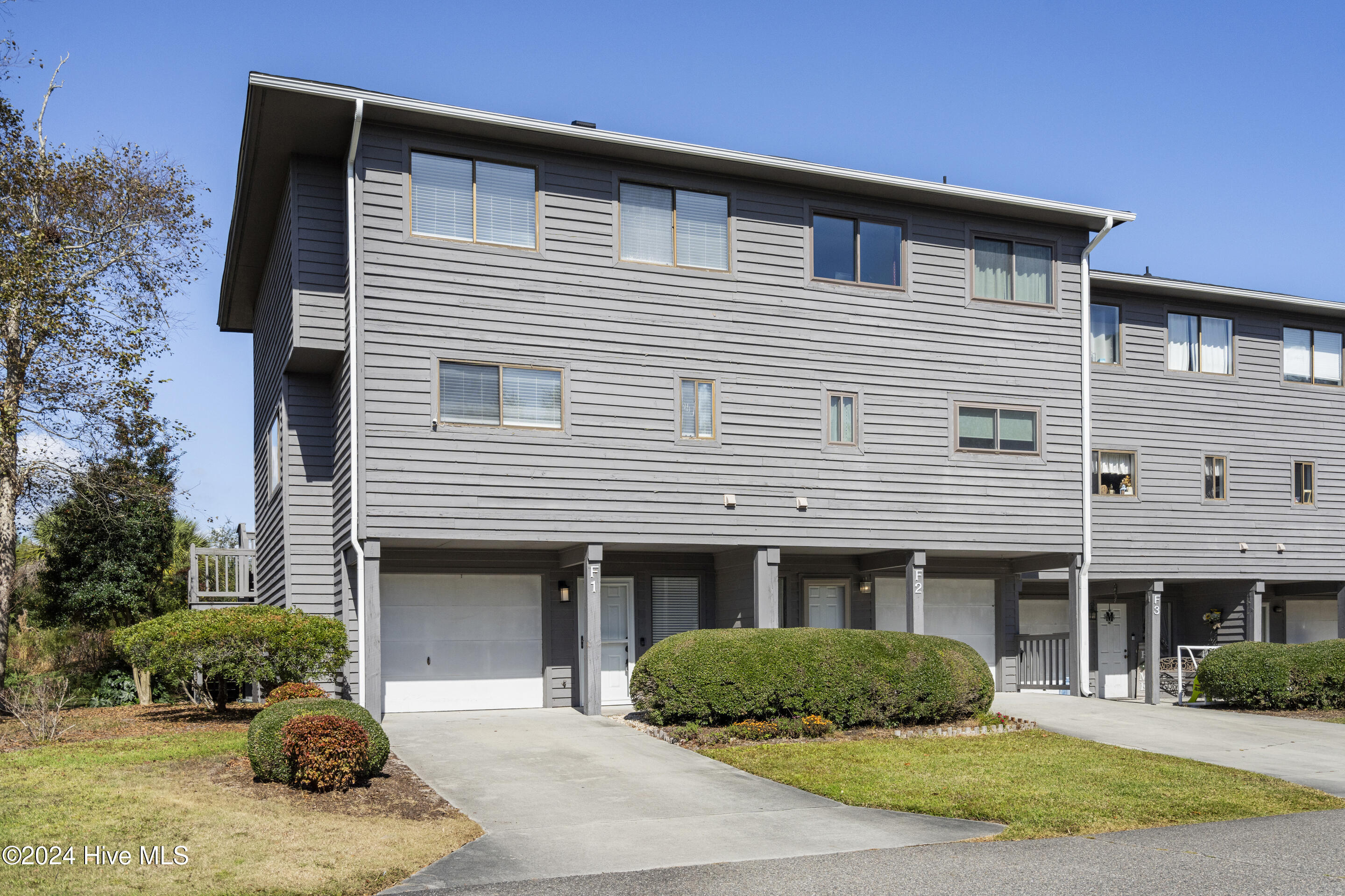 612 Linksider Drive F1 Property Photo 1