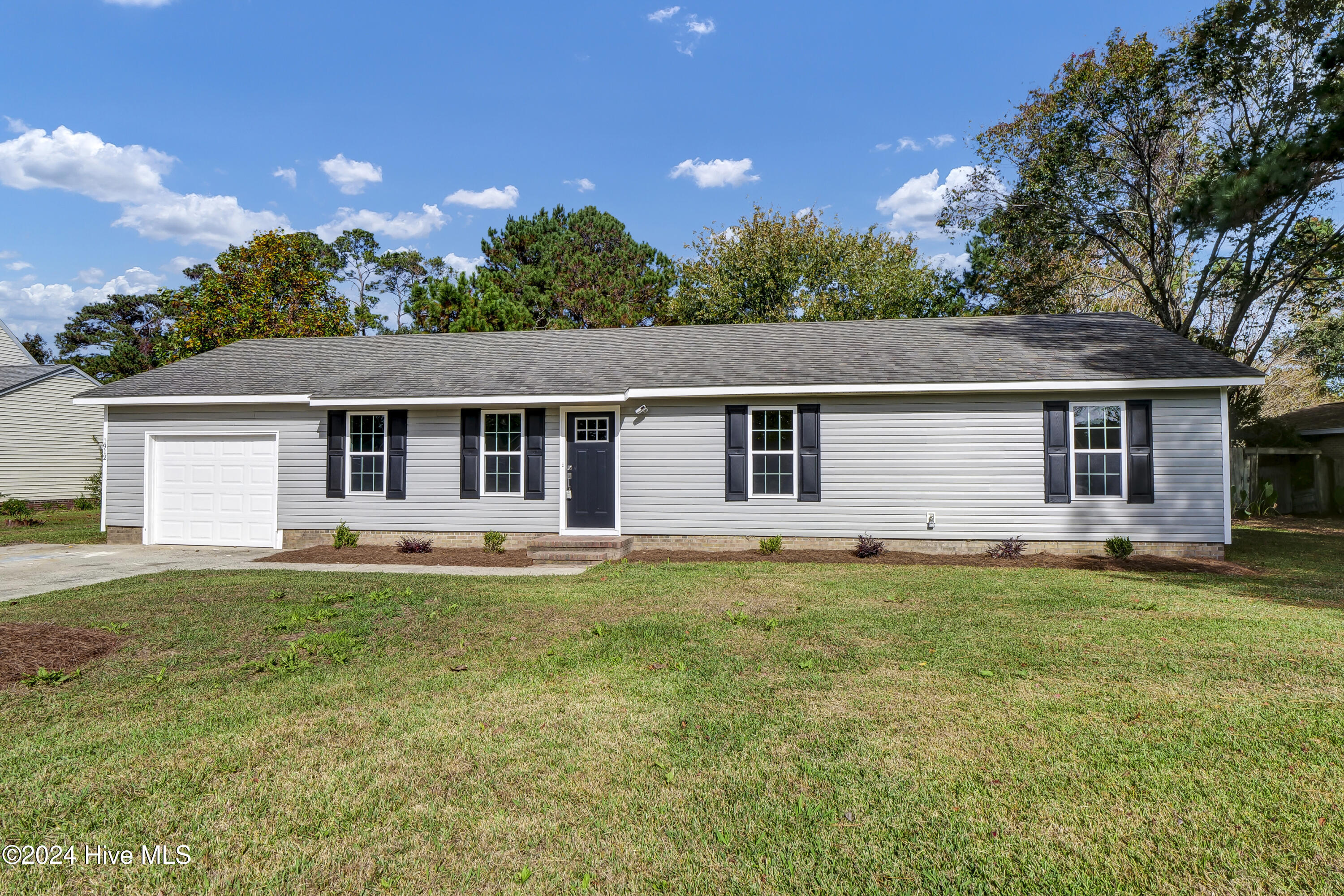 1912 Paulette Road Property Photo 1