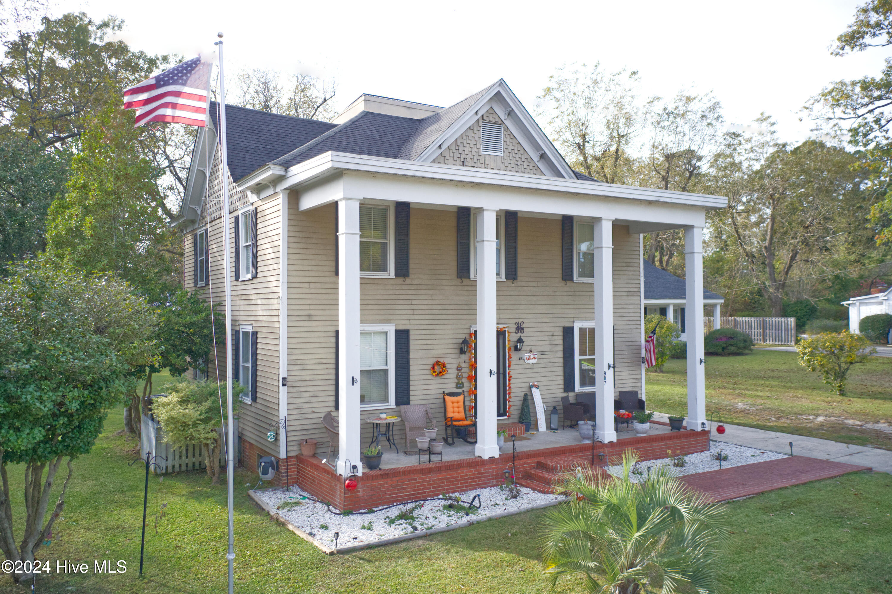 907 Smyrna Drive Property Photo 1