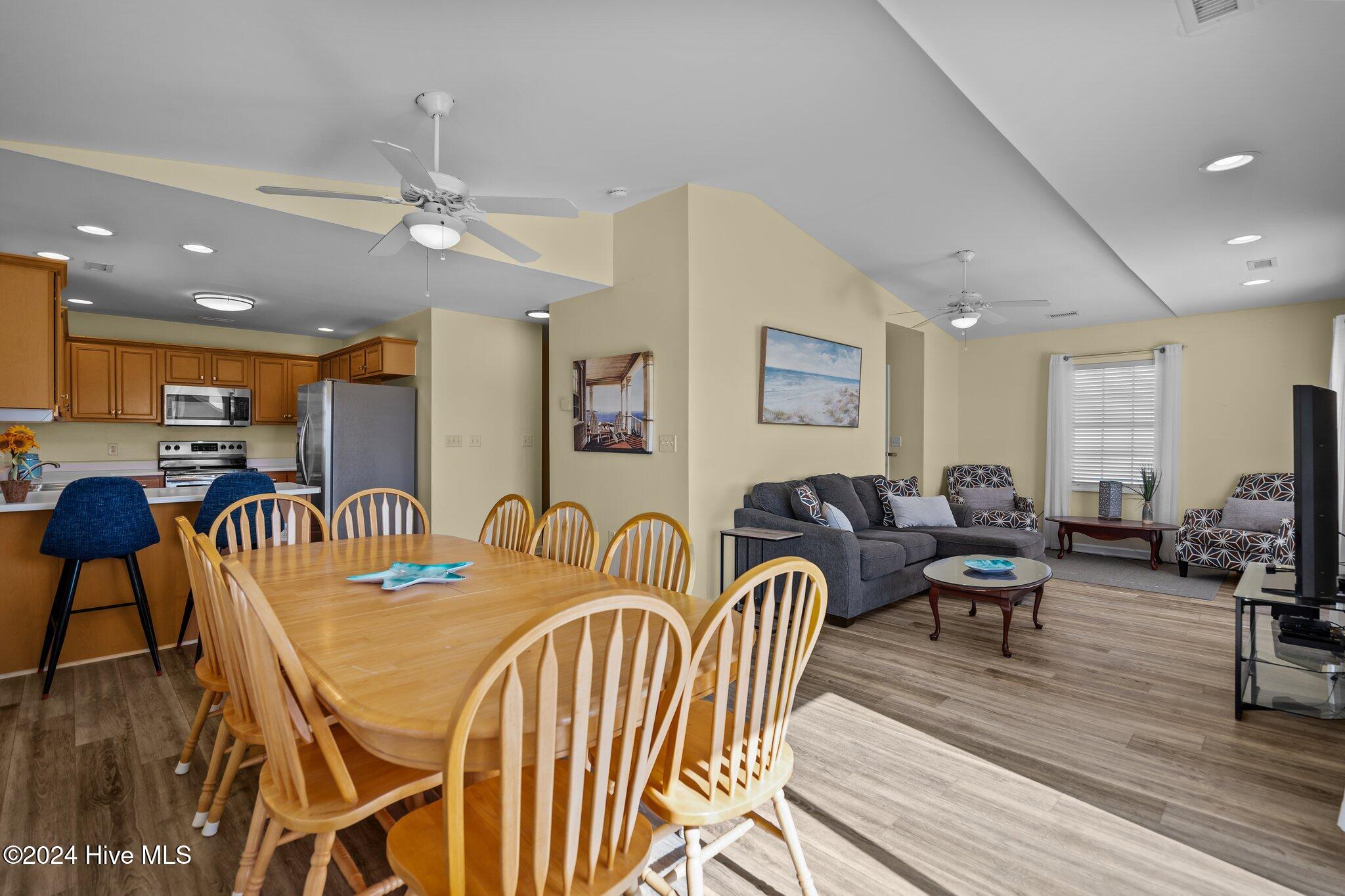 2381 Island Drive Property Photo 10