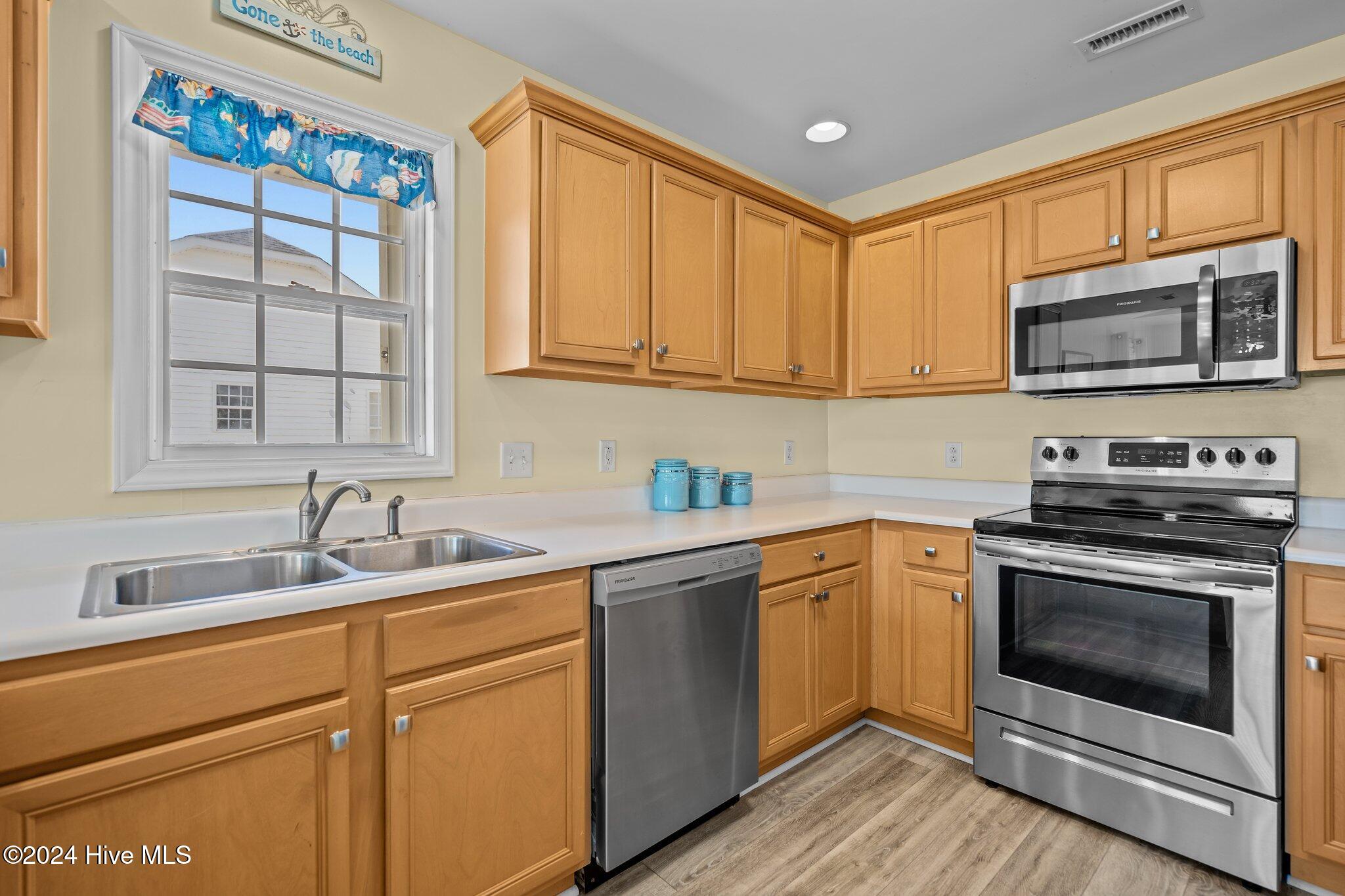 2381 Island Drive Property Photo 16