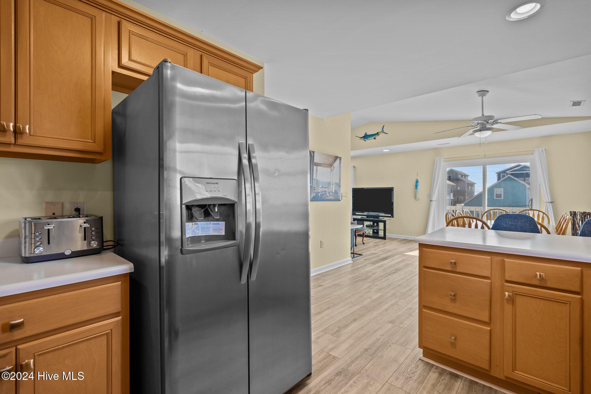 2381 Island Drive Property Photo 17
