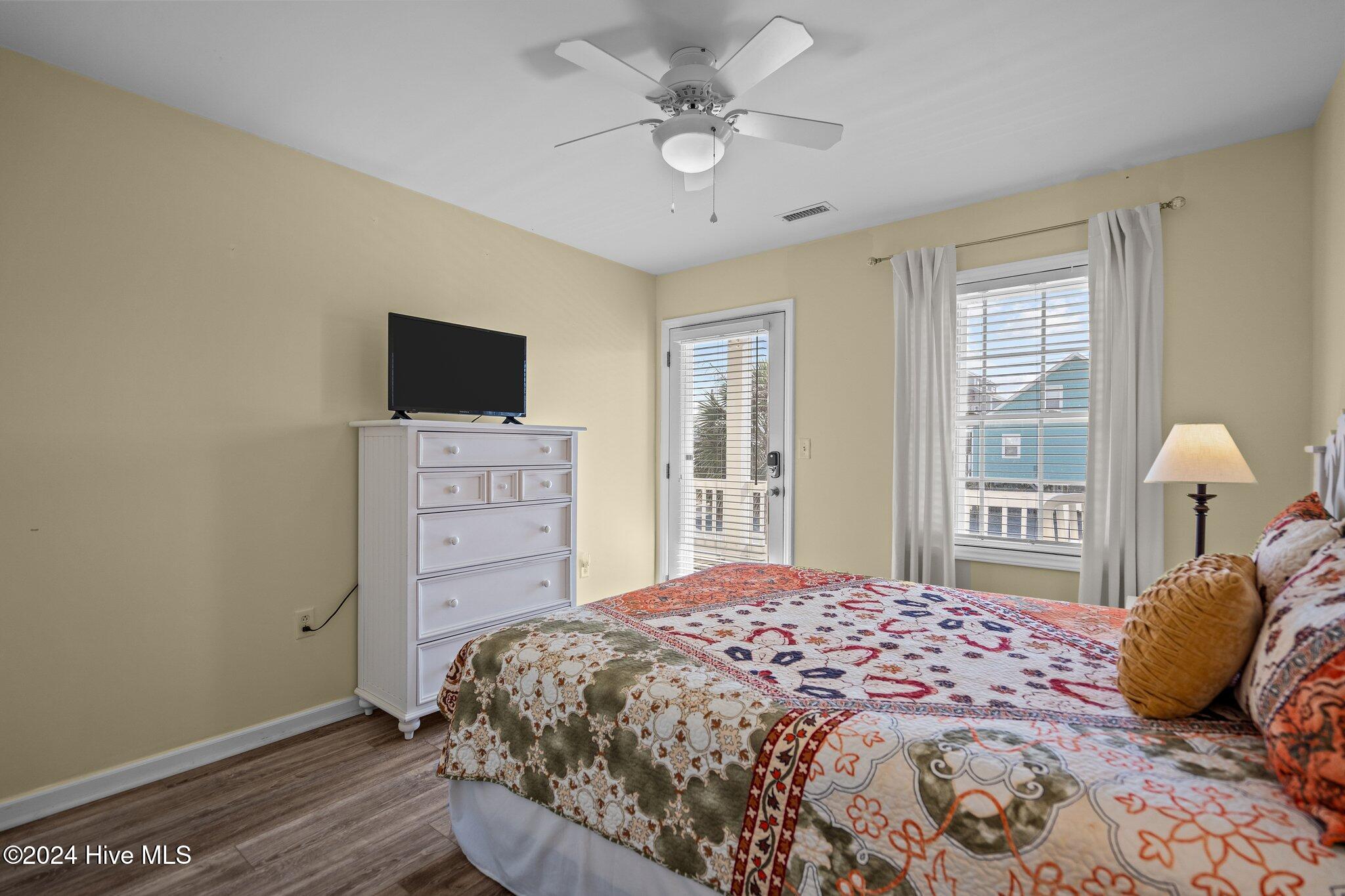 2381 Island Drive Property Photo 28